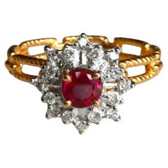 Anillo de rubí birmano sin calentar de 0,36 qt con diamantes naturales en oro macizo de 21 quilates