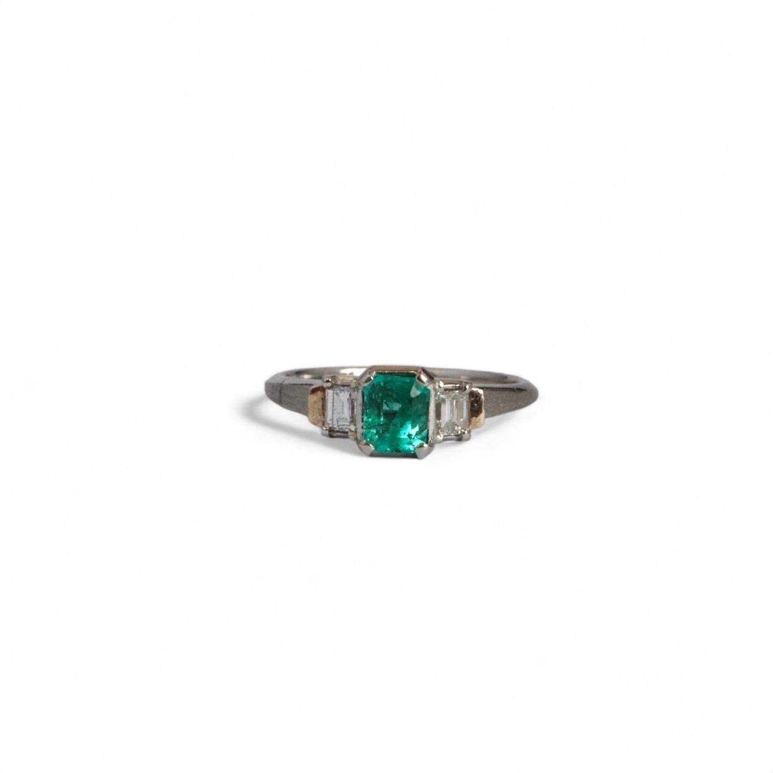 0.36Ct Colombian Emerald Ring For Sale 4