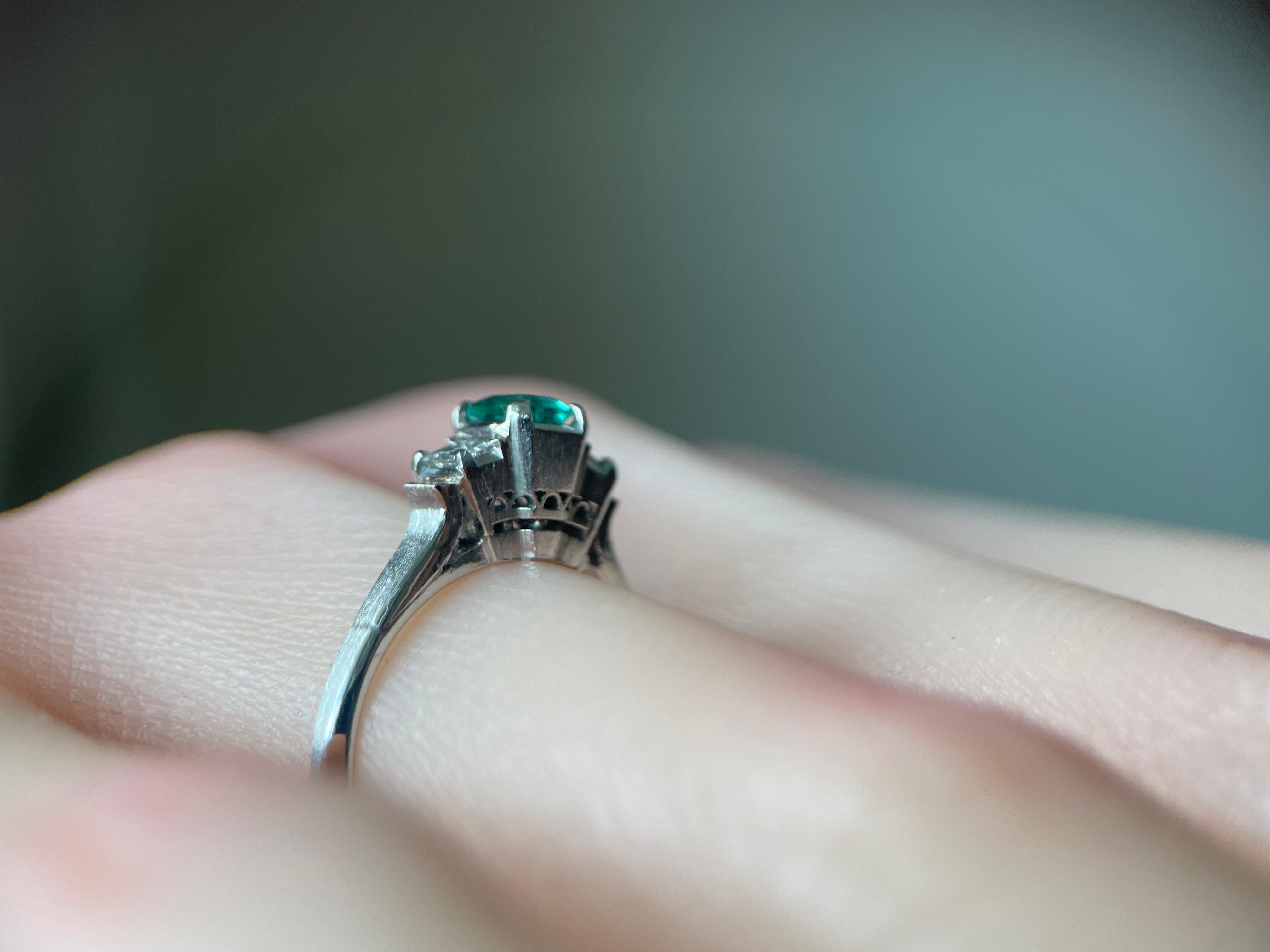 Octagon Cut 0.36Ct Colombian Emerald Ring For Sale