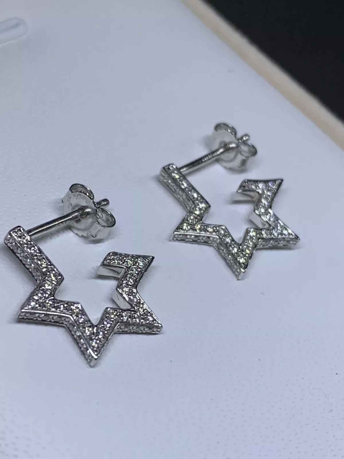Orecchini a cerchio a stella con diamante da 0,36 carati in oro bianco 18 ct. in vendita 2
