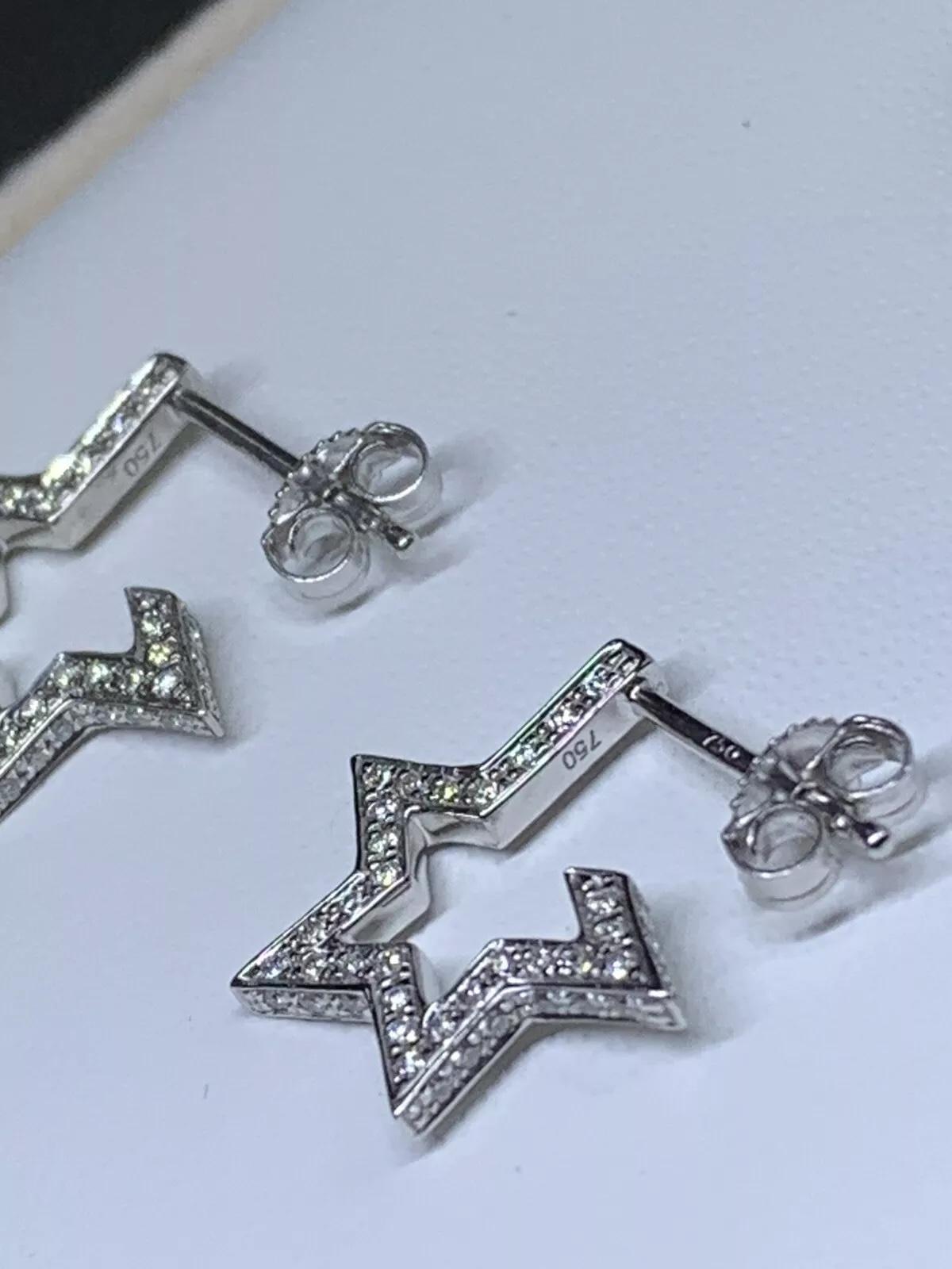 Orecchini a cerchio a stella con diamante da 0,36 carati in oro bianco 18 ct. in vendita 3