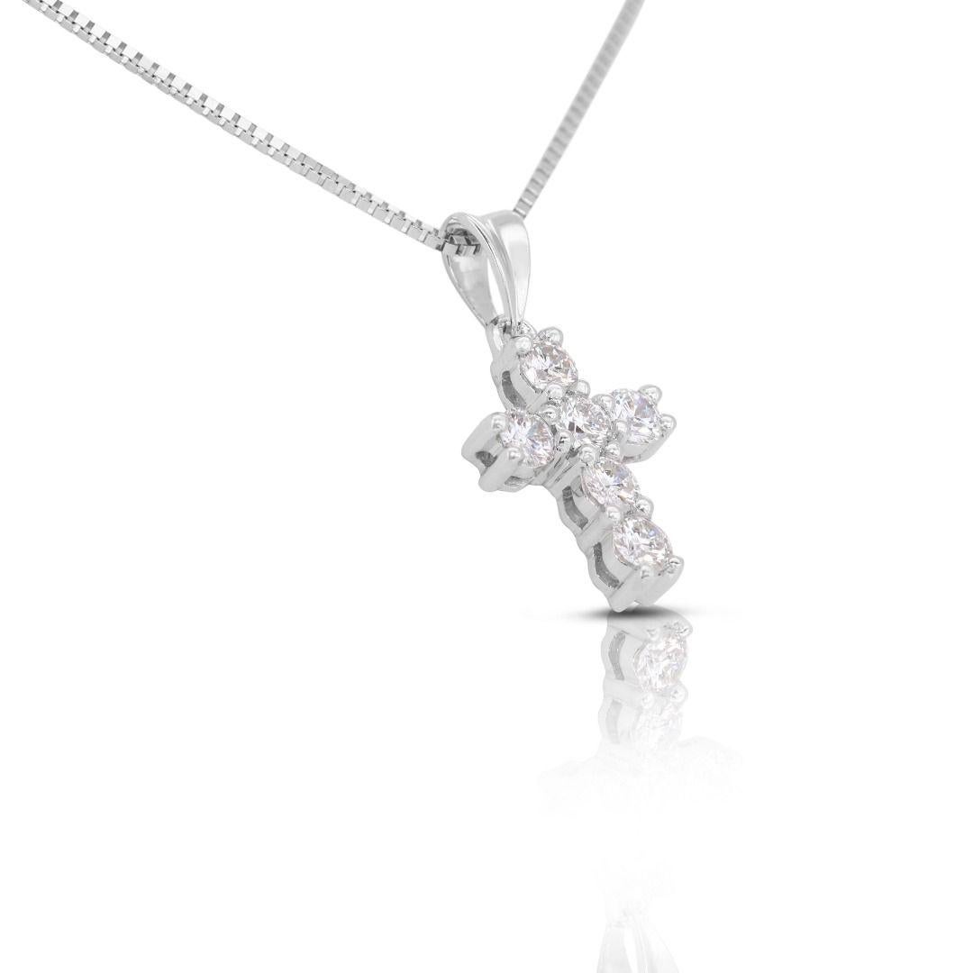 0.36ct Diamond Pendant Illuminating in stunning 18K White Gold In New Condition For Sale In רמת גן, IL