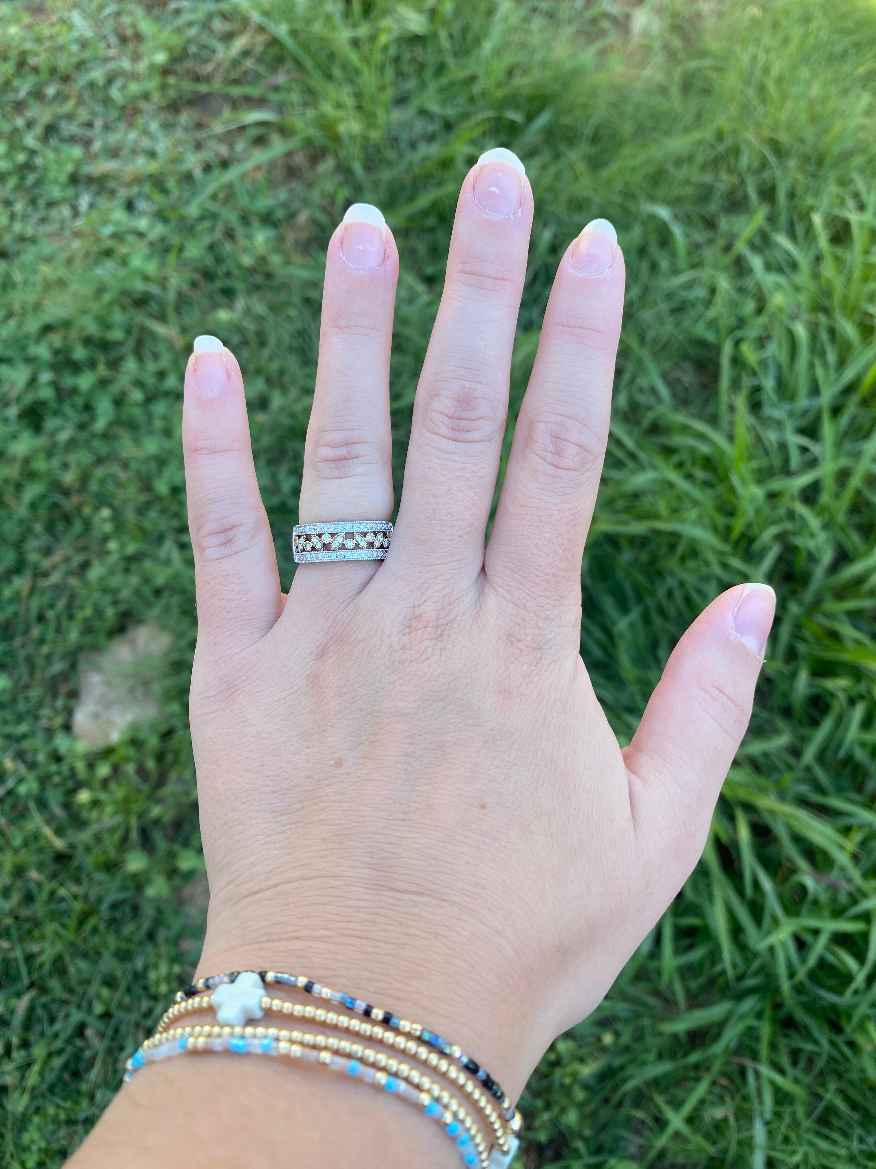 0.36ctw Diamond Cutout Band, 14k Yellow and White Gold, Ring Size 6.25 For Sale 2