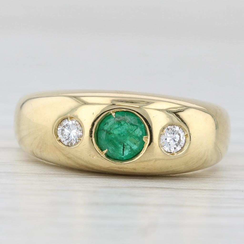 0.36ctw Emerald Diamond 3-Stone Ring 18k Yellow Gold Size 6.5 In Good Condition For Sale In McLeansville, NC