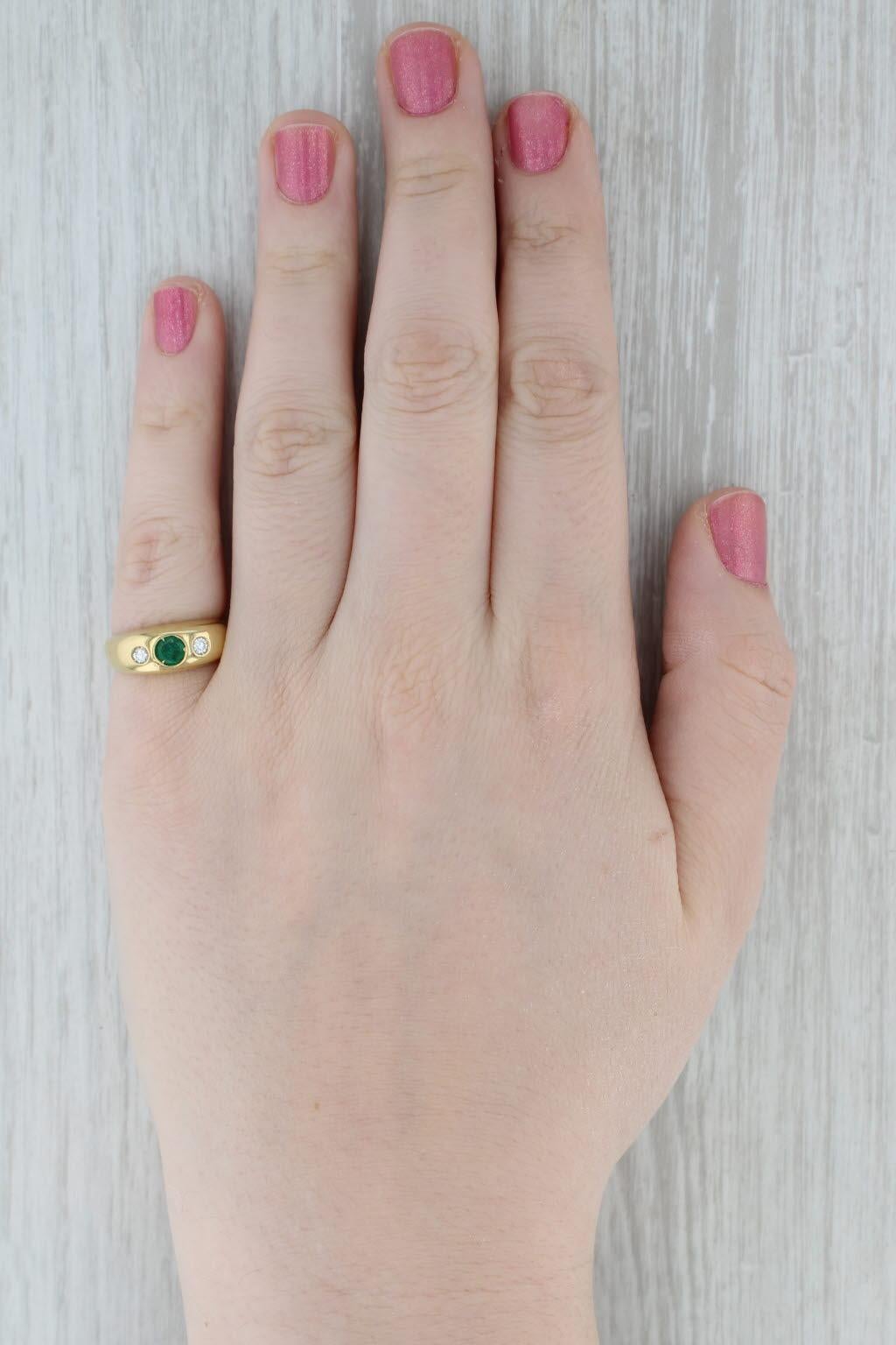 0.36ctw Emerald Diamond 3-Stone Ring 18k Yellow Gold Size 6.5 For Sale 3
