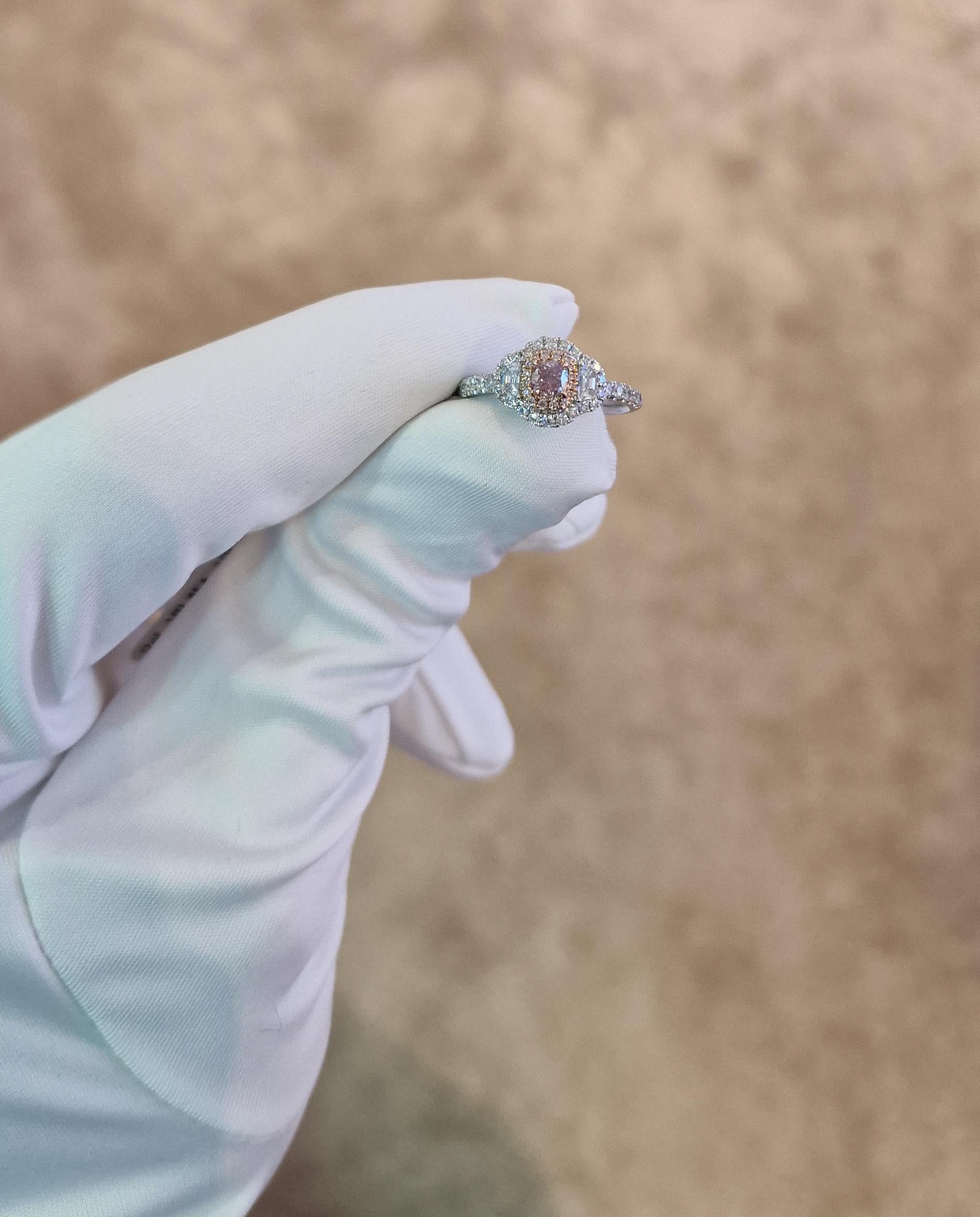 0.37 carat Fancy Pink Cushion Diamond Ring In New Condition For Sale In Geneva, CH