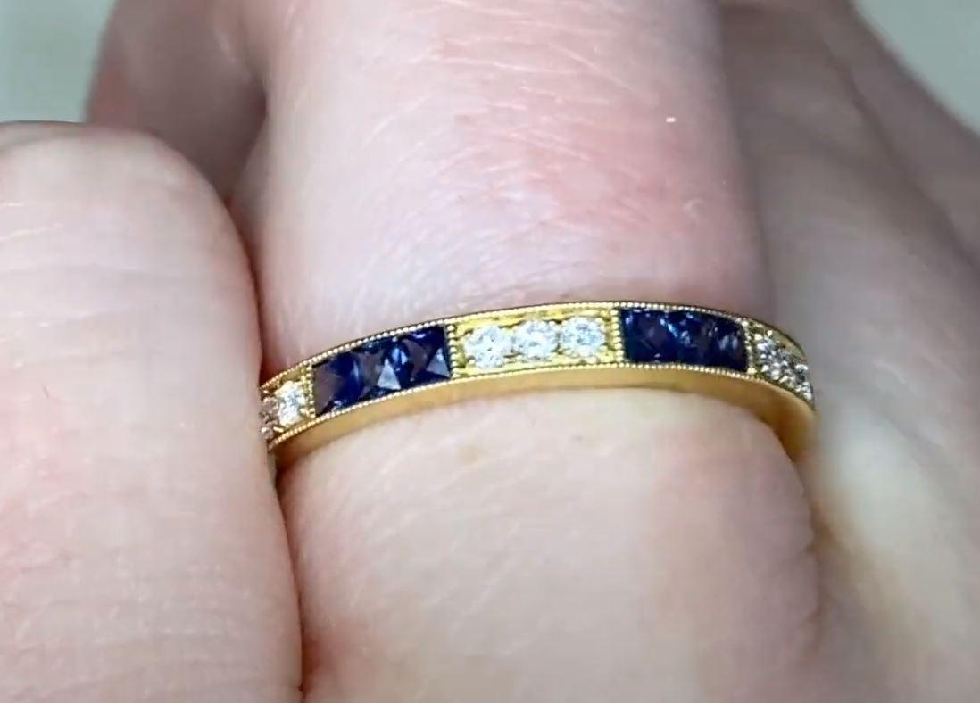 0.37ct Sapphire & 0.14ct Diamond Wedding Band, 18k Yellow Gold In Excellent Condition For Sale In New York, NY