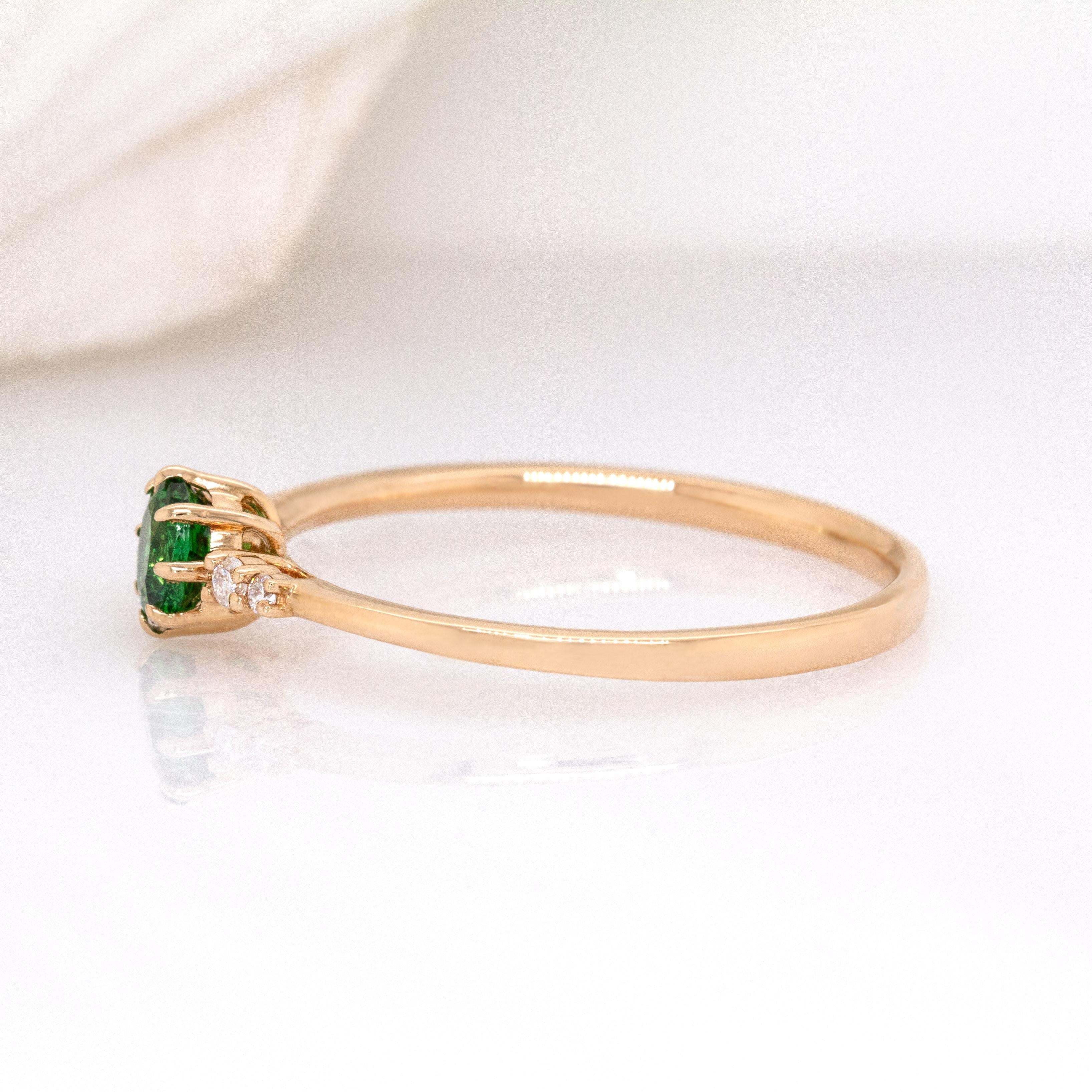0.37cts Tsavorita Granate W Diamante Natural Acentos Anillo : 14k Oro Macizo  4mm en Nuevo estado para la venta en Columbus, OH