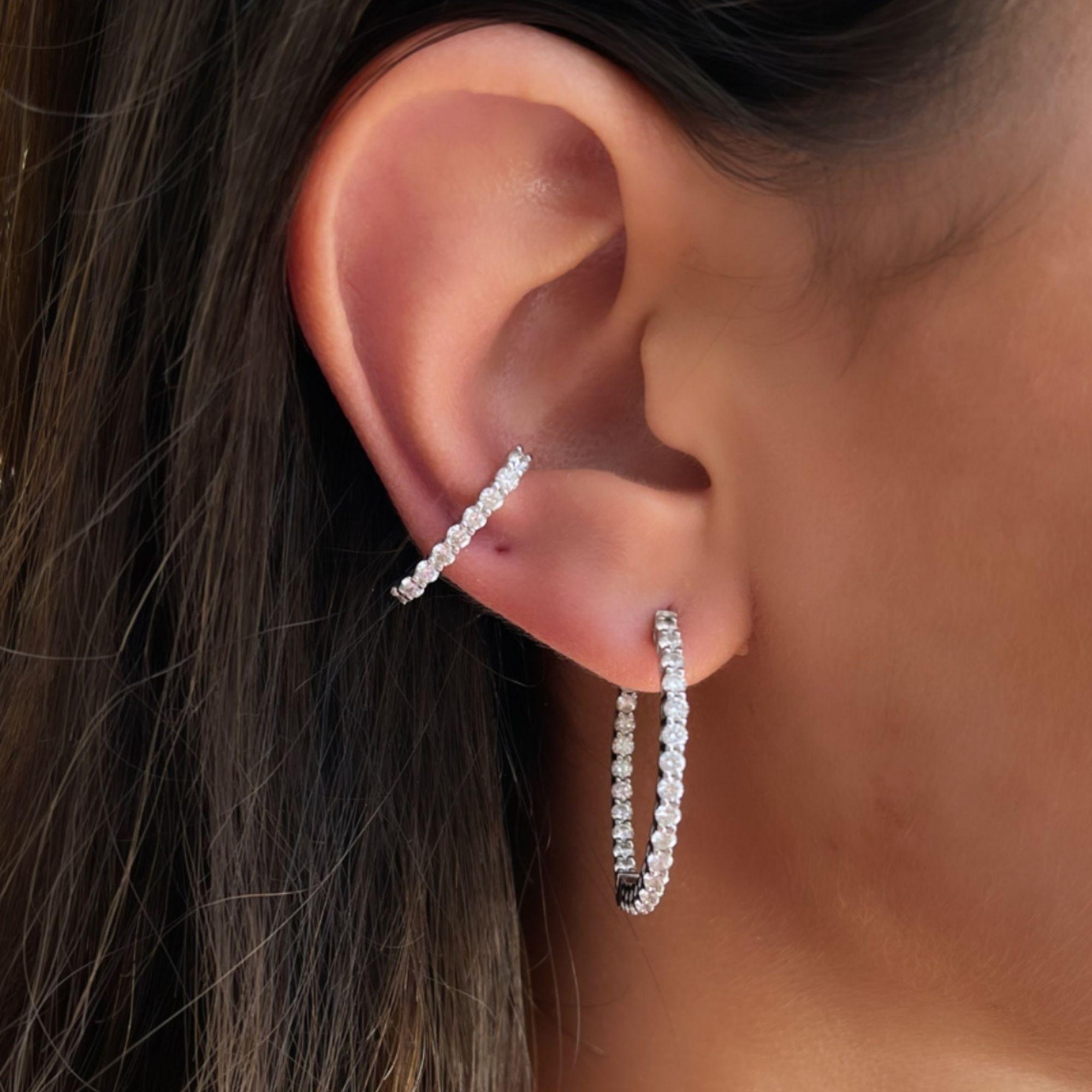Shlomit Rogel, clous d'oreilles pendants d'oreilles en or blanc 14 carats et diamants 0,38 carat Pour femmes en vente