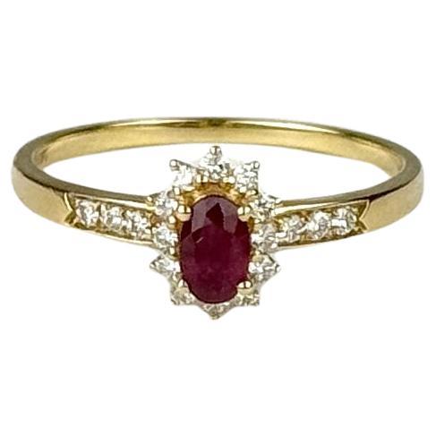 Anillo de diamantes con rubí de Mozambique de 0,38 quilates en oro de 18 quilates