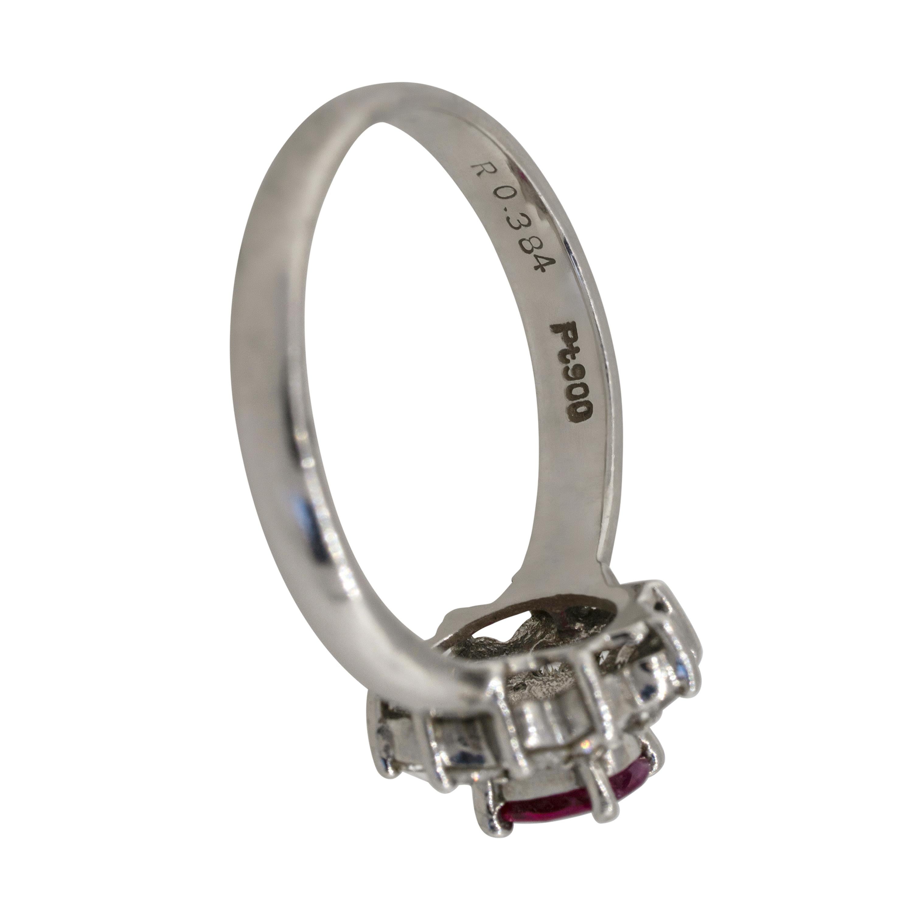 Bague fleur en platine avec rubis ovale, diamants et halo de 0,38 carat en vente 14