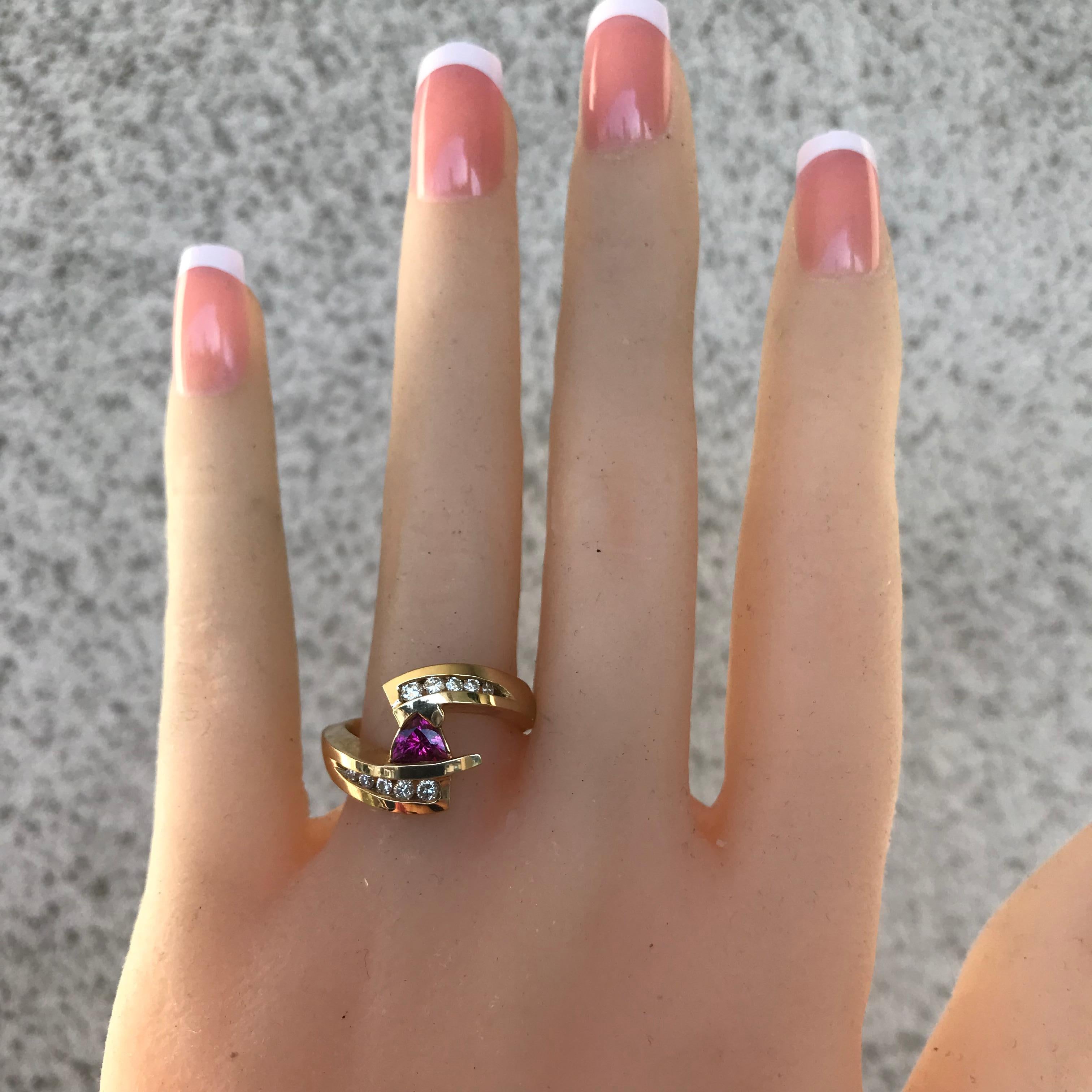 B8044002
Ring kann auf Bestellung gemacht werden müssen, je nach Fingergröße, bitte erlauben Sie 3 bis 6 Wochen, aber wenn Sie einen früheren Liefertermin benötigt lassen Sie es uns wissen und wir werden sehen, ob wir Ihnen entgegenkommen