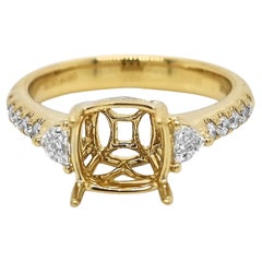 Anillo de oro amarillo con diamante blanco de 0,38 quilates