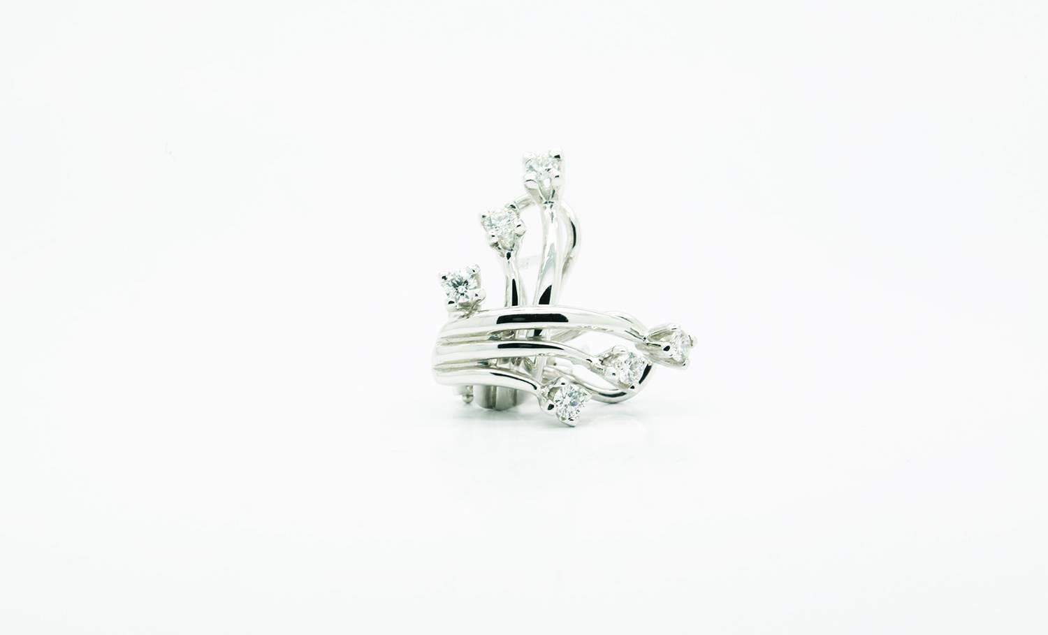 0,38 Quilates Tres Diamantes Pendientes de Oro Blanco de 18k Moderno en venta