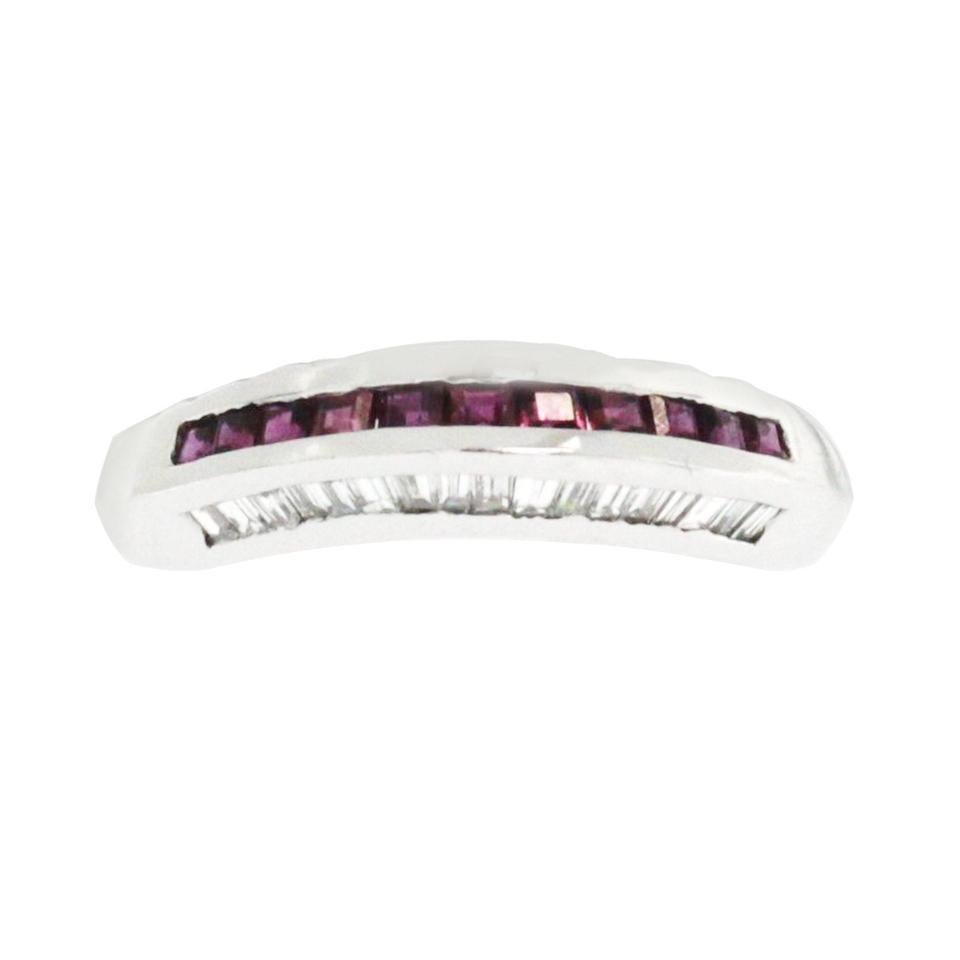0.38 Ruby and 0.27 Carat Diamonds in 18 Karat Gold Wedding Ring For Sale 2