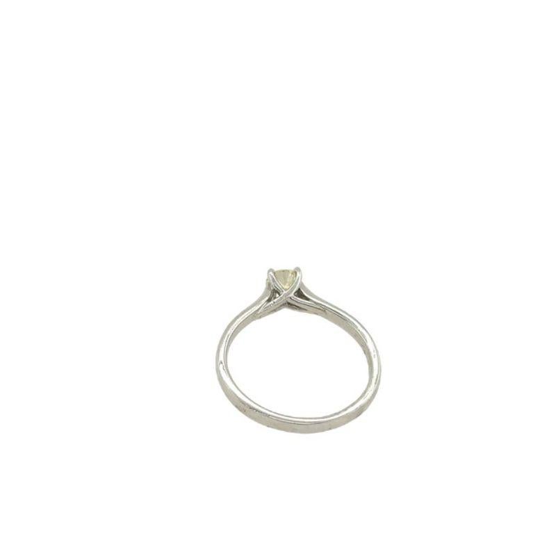 0.38ct M/VS2 Solitaire Diamond Ring in 9ct White Gold In Excellent Condition For Sale In London, GB