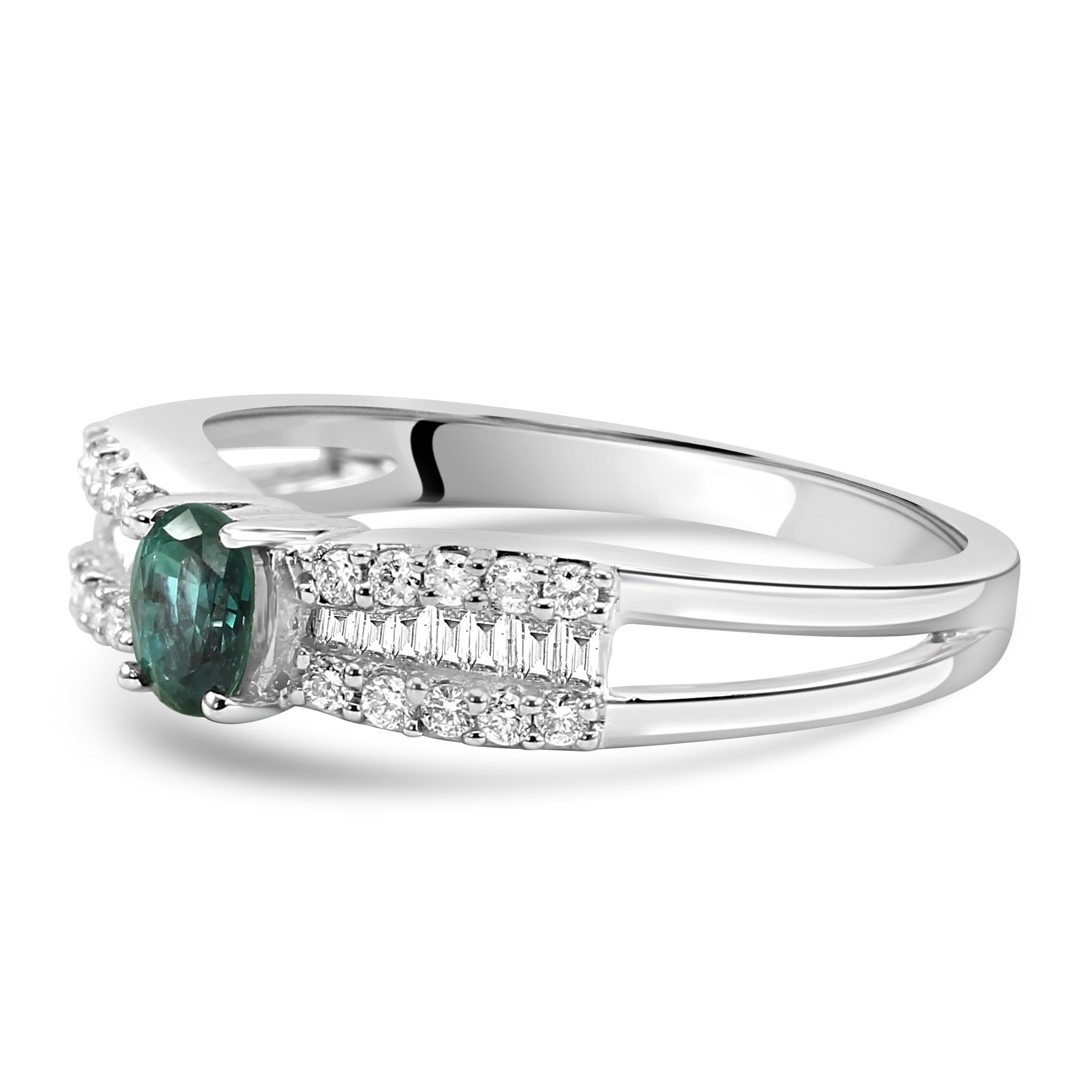 Modern 0.39 Carat Alexandrite Oval Diamond Round & Baguette 18 Karat Gold Cocktail Ring For Sale