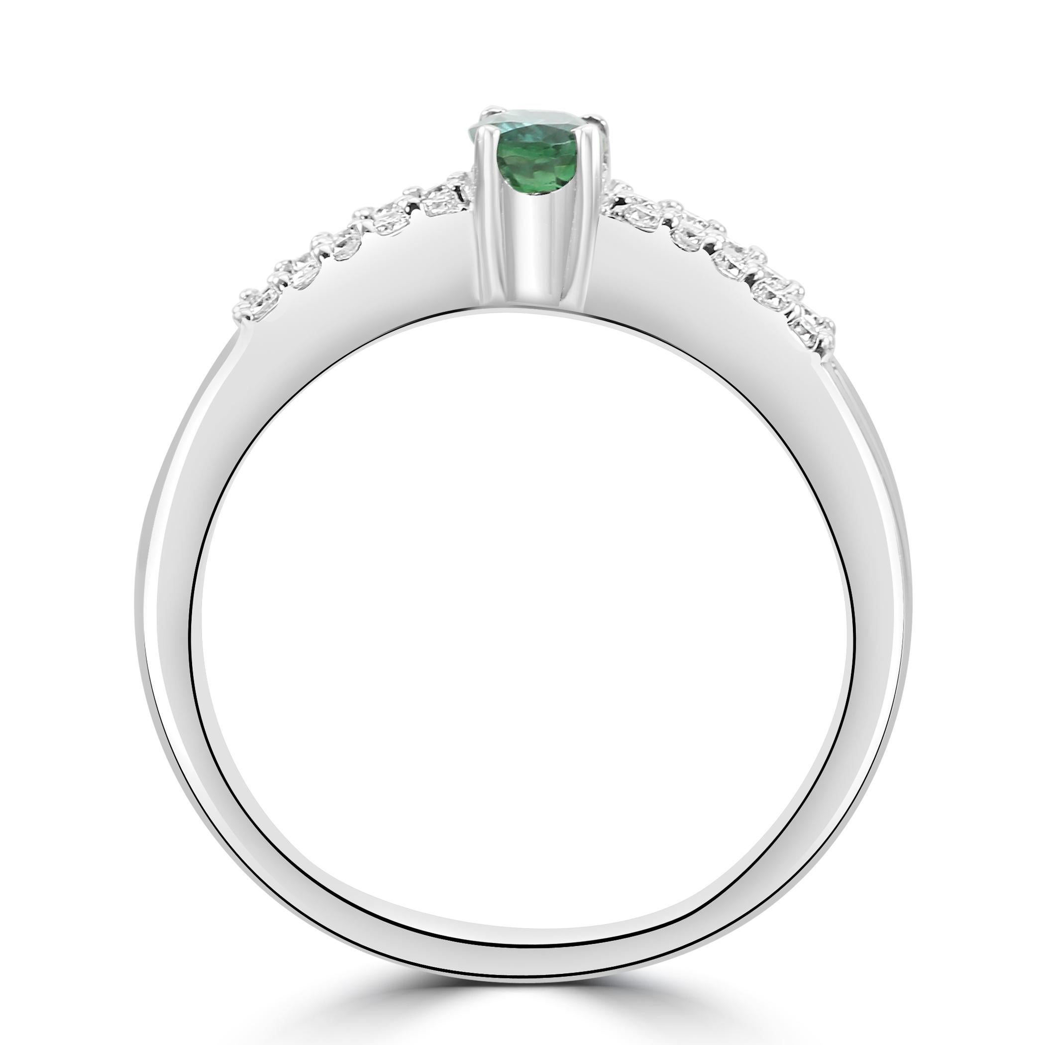 0.39 Carat Alexandrite Oval Diamond Round & Baguette 18 Karat Gold Cocktail Ring For Sale 1