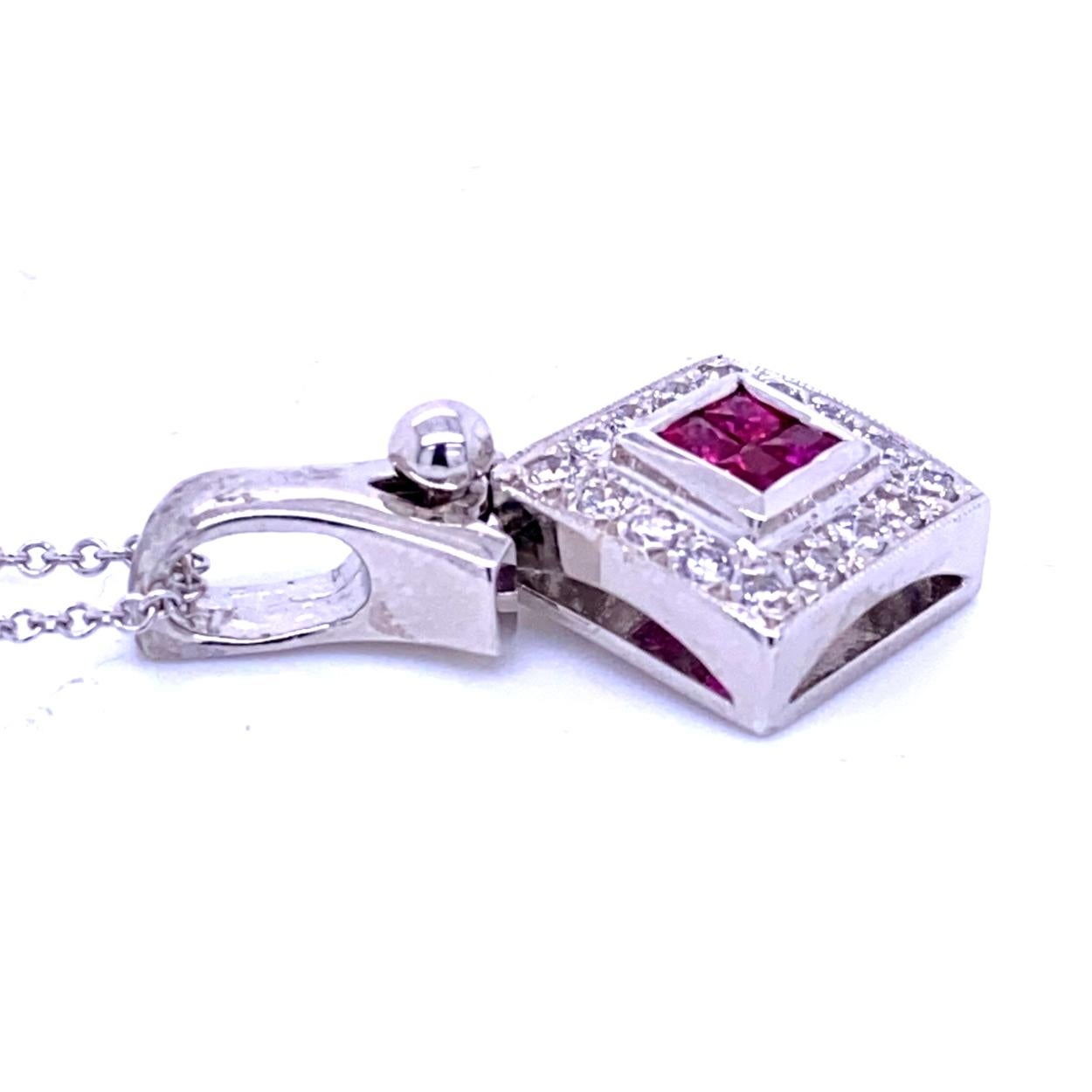 0.39 Carat Diamond/0.40 Carat Rubies 18 Karat Gold Pendant In New Condition For Sale In Los Angeles, CA