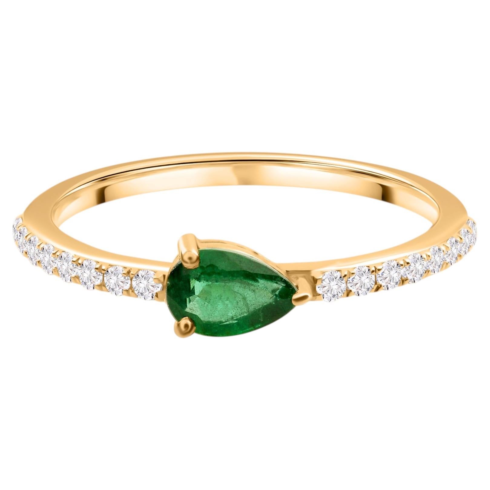 0.39 Carat Pear Emerald Gemstone 0.11 Ct SI/H Diamond Ring 10 Karat White Gold