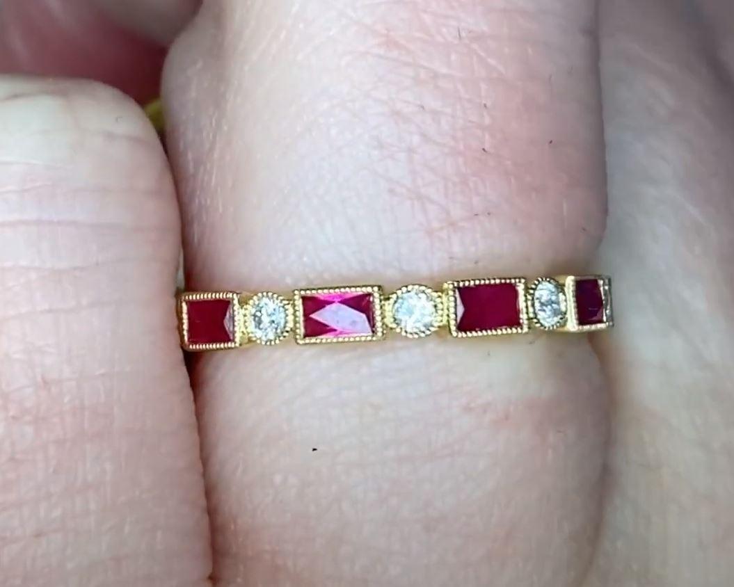  0.39ct Natural Rubies &  0.12ct Diamonds Band Ring, 18k Yellow Gold In Excellent Condition For Sale In New York, NY