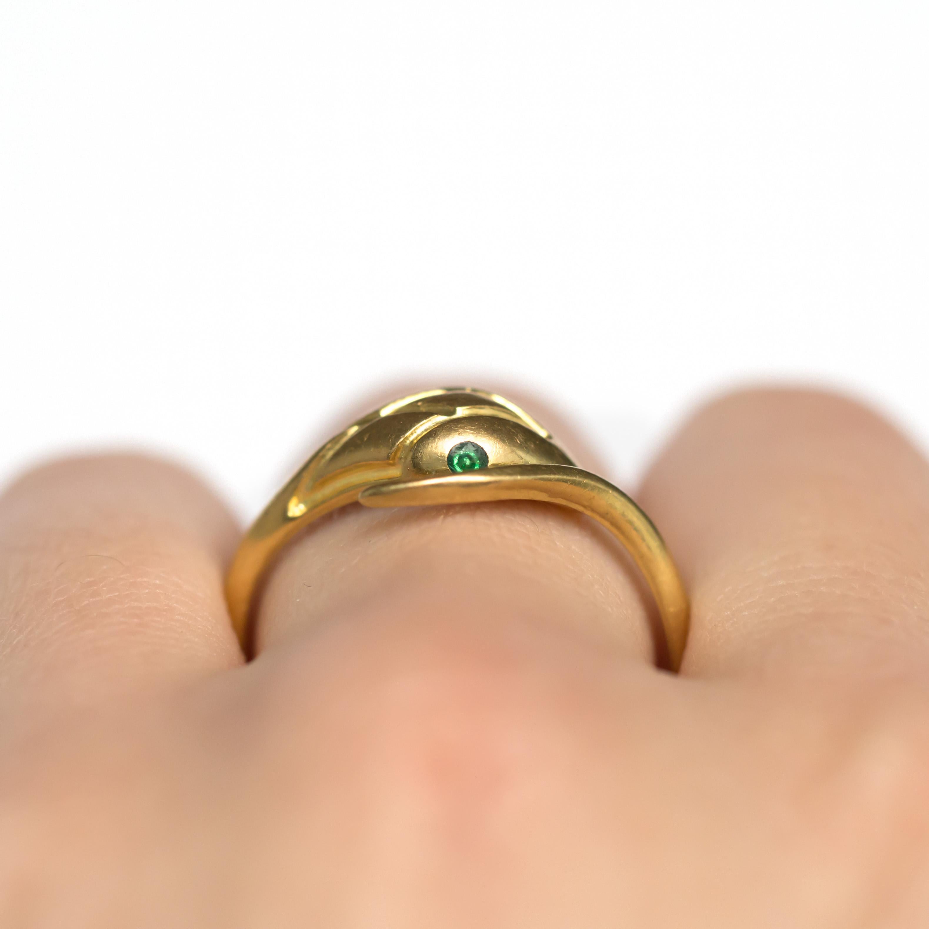 .04 Carat Emerald Yellow Gold Ring For Sale 3