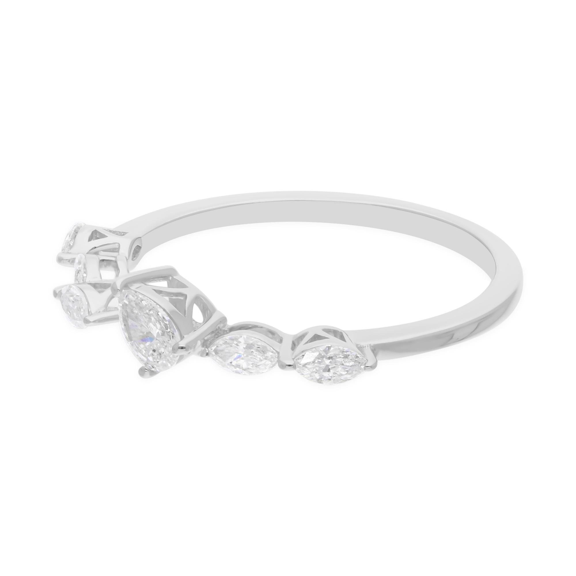 El anillo es de la talla 7 y puede cambiarse a una talla mayor o menor si se solicita. SIGUE LA TIENDA DE SPECTRUM JEWELS para ver la última colección y piezas exclusivas. Spectrum Jewels se enorgullece de ser uno de los mejores vendedores de