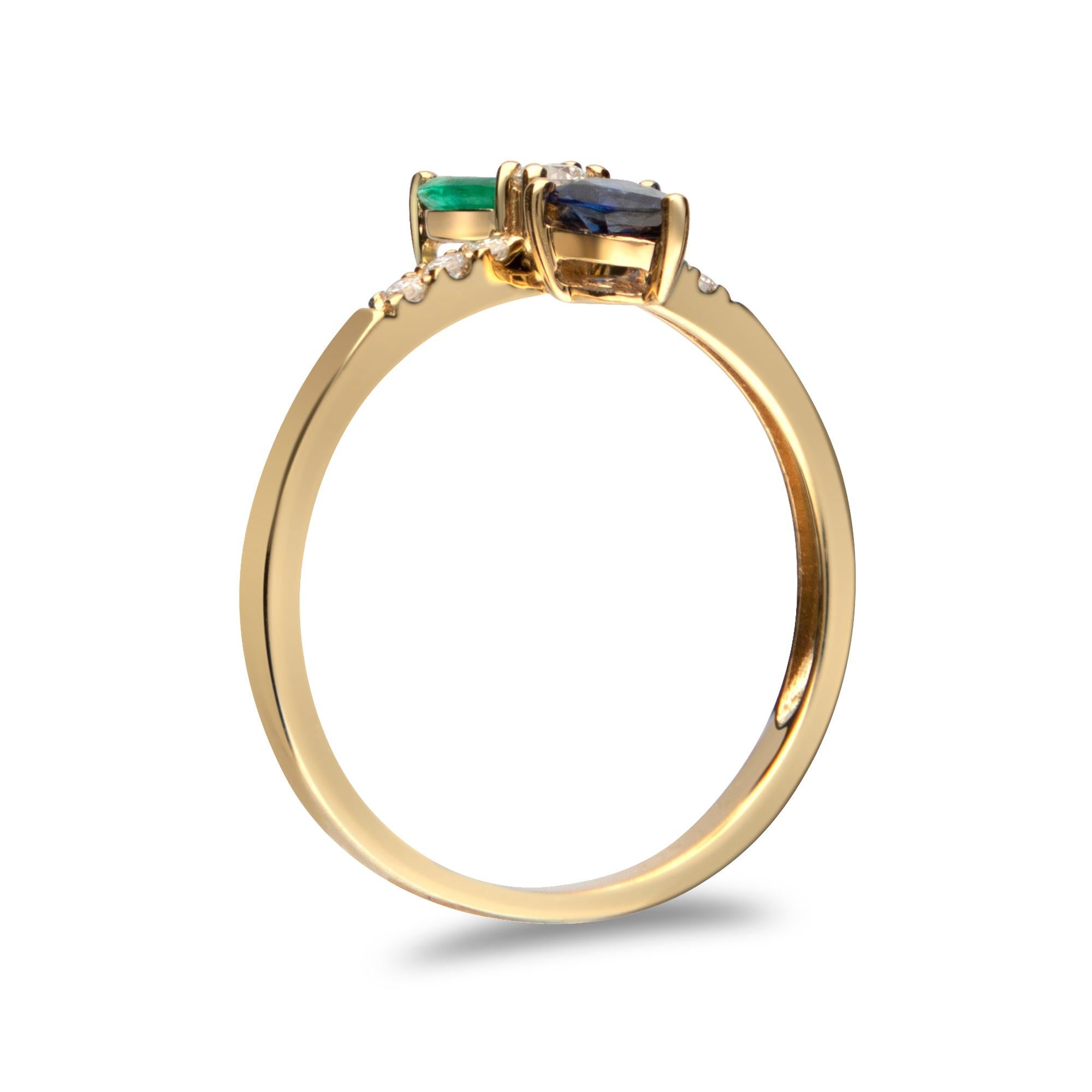 Este precioso Anillo de Zafiro Azul Auténtico está elaborado en oro amarillo de 14 quilates y presenta un Zafiro Azul Auténtico de 0,42 quilates, una Esmeralda Natural de 0,14 quilates y 7 Diamantes Blancos Redondos de calidad GH- I1 con 0,13