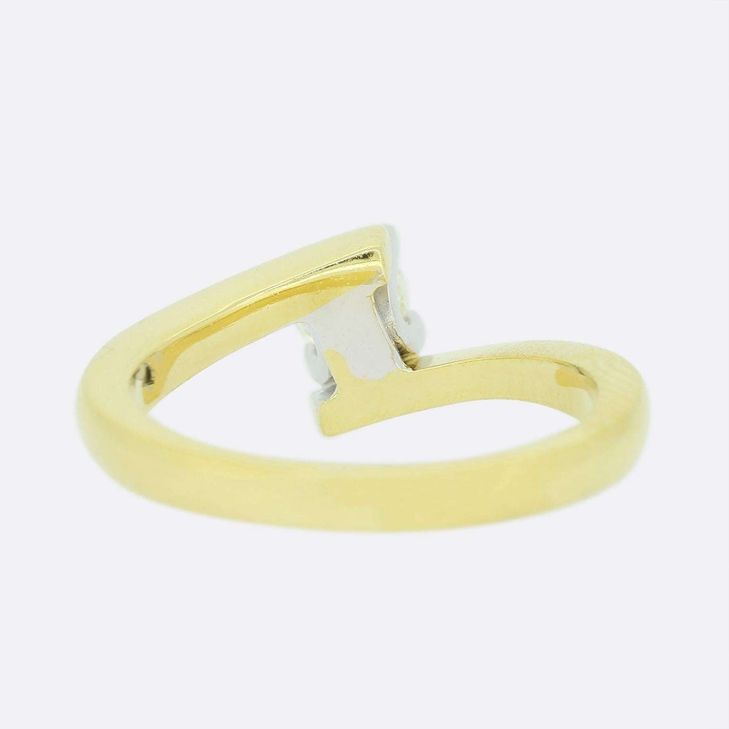 0.40 Carat Brilliant Cut Diamond Solitaire Twist Ring In Good Condition For Sale In London, GB