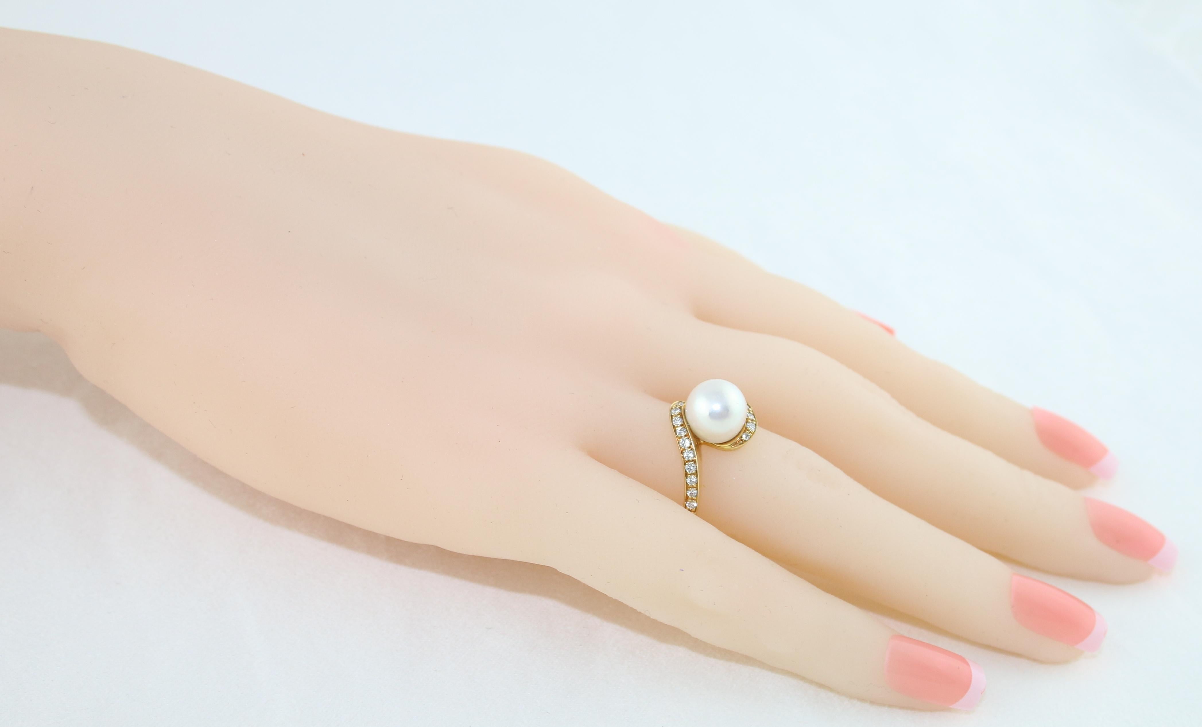 Women's 0.40 Carat Diamond and Pearl Bypass Gold Ring For Sale