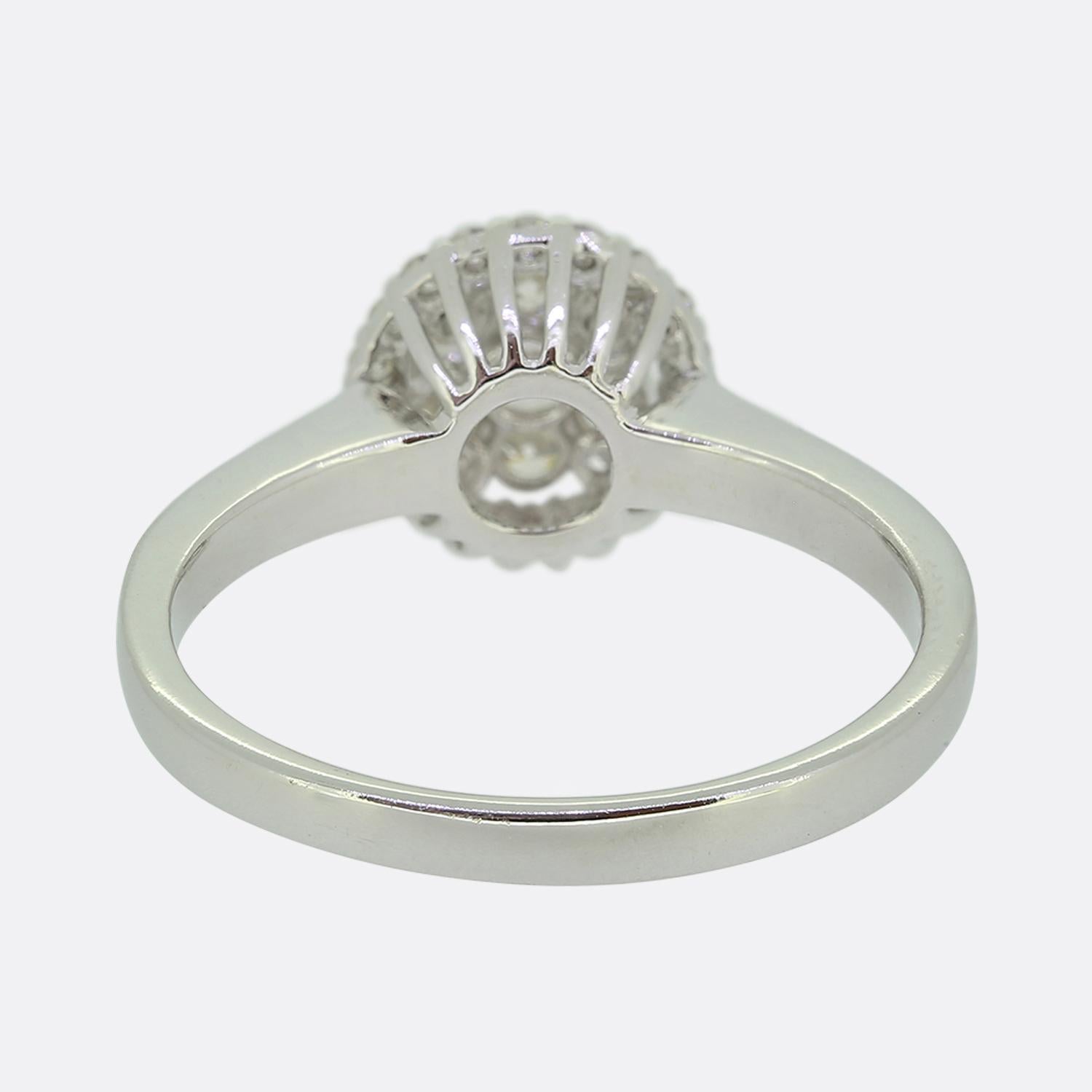 0,40 Karat Diamant Halo Cluster Ring im Zustand „Gut“ im Angebot in London, GB