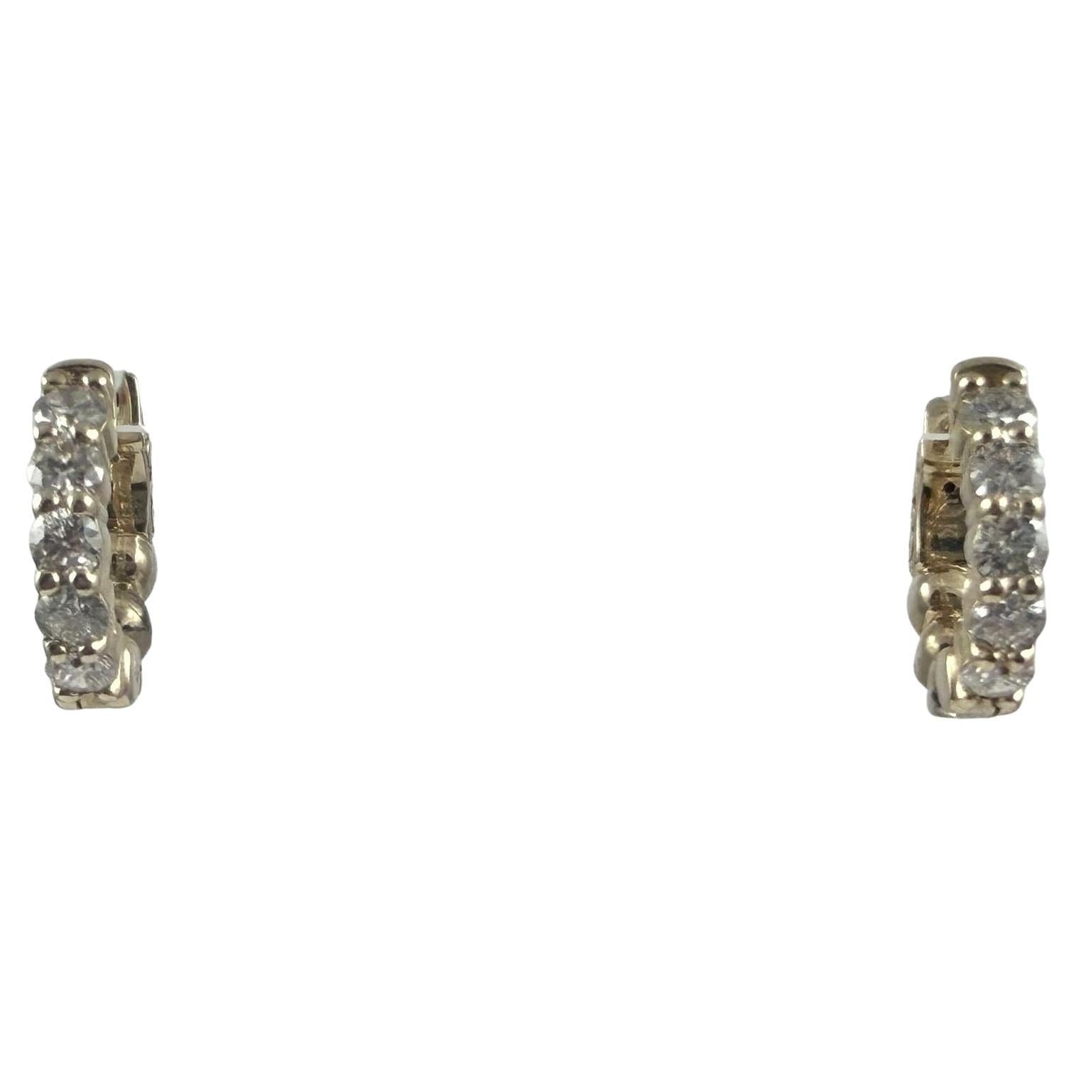 Boucles d'oreilles Huggie en or jaune 14K avec diamant de 0,40 carat