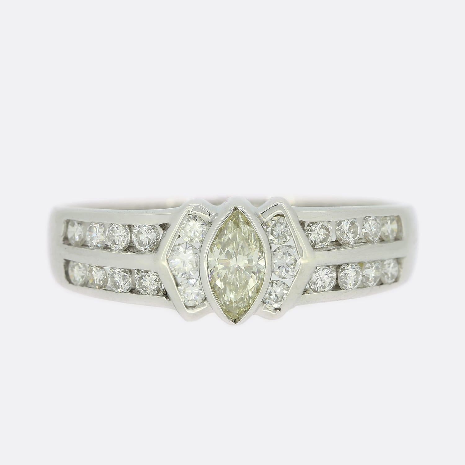 0,40 Karat Diamant-Marquise-Cluster-Ring Damen im Angebot