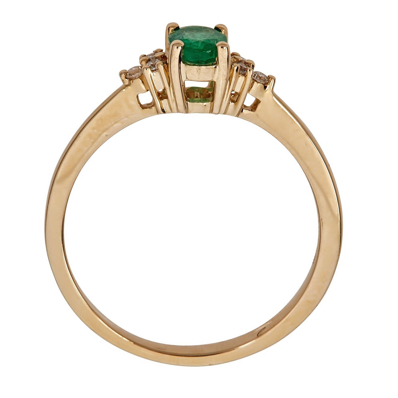 Art Deco 0.40 Carat Emerald and Diamond 14 Karat Yellow Gold Ring