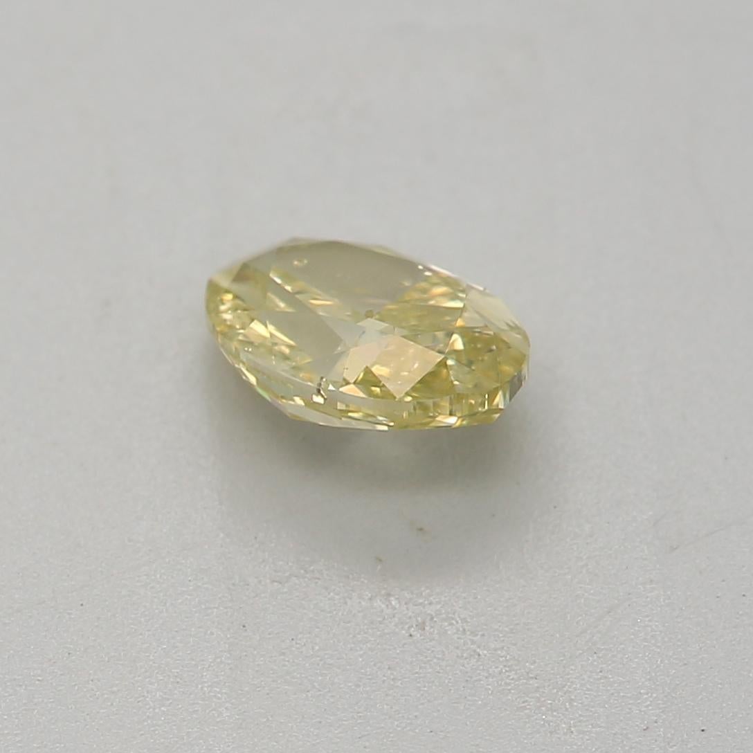 Diamant taille ovale de 0,40 carat de couleur brunâtre vert-de-jaune fantaisie certifié GIA Neuf - En vente à Kowloon, HK