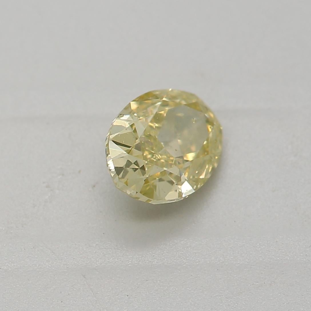 Diamant taille ovale de 0,40 carat de couleur brunâtre vert-de-jaune fantaisie certifié GIA Unisexe en vente