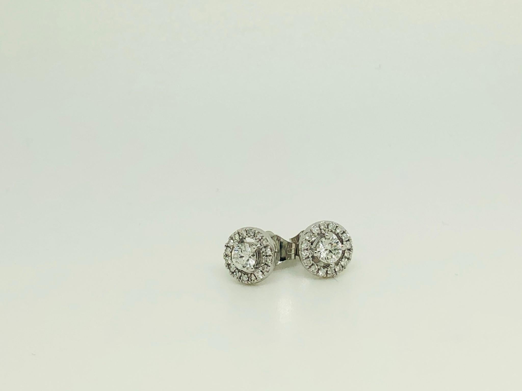 0.40 Carat Halo Solitaire Round Brilliant Cluster 18k Gold Stud Diamond Earrings For Sale 2