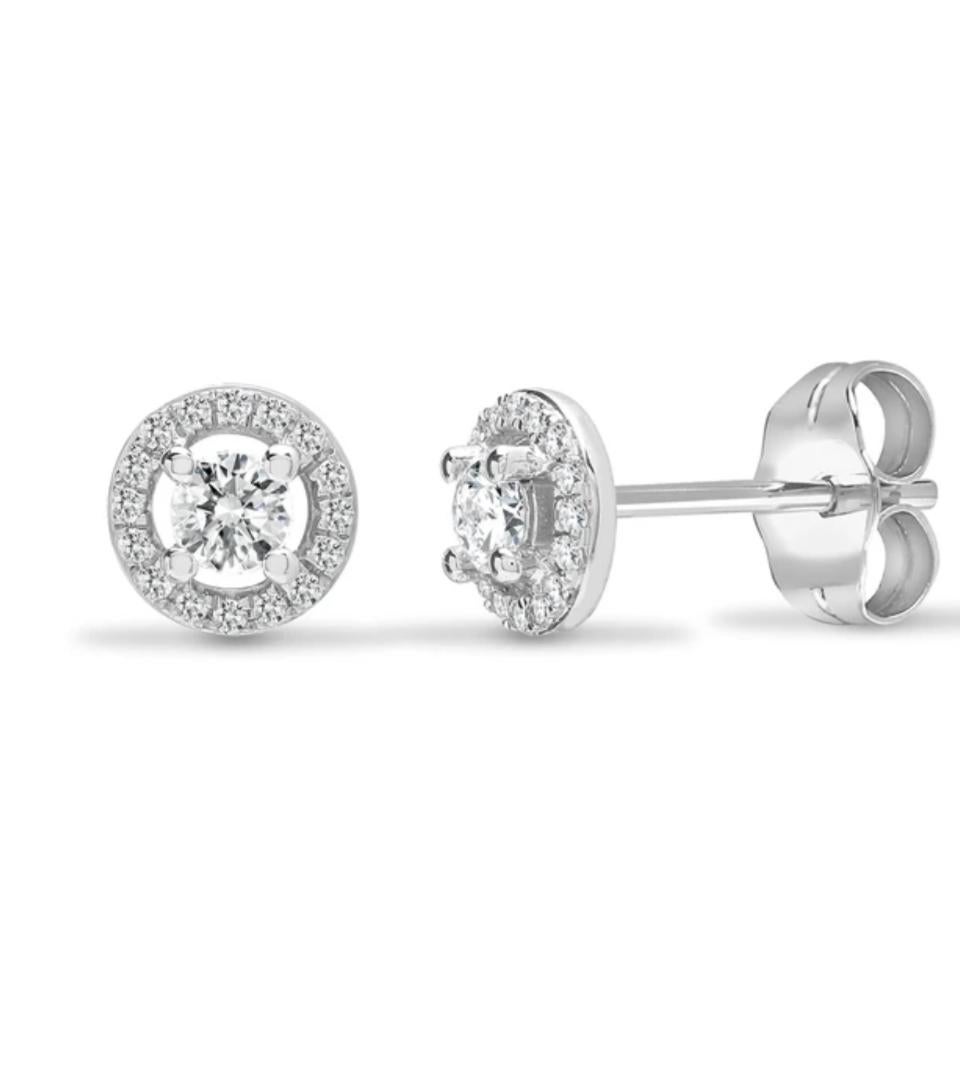 0.40 Carat Halo Solitaire Round Brilliant Cluster 18k Gold Stud Diamond Earrings For Sale 6