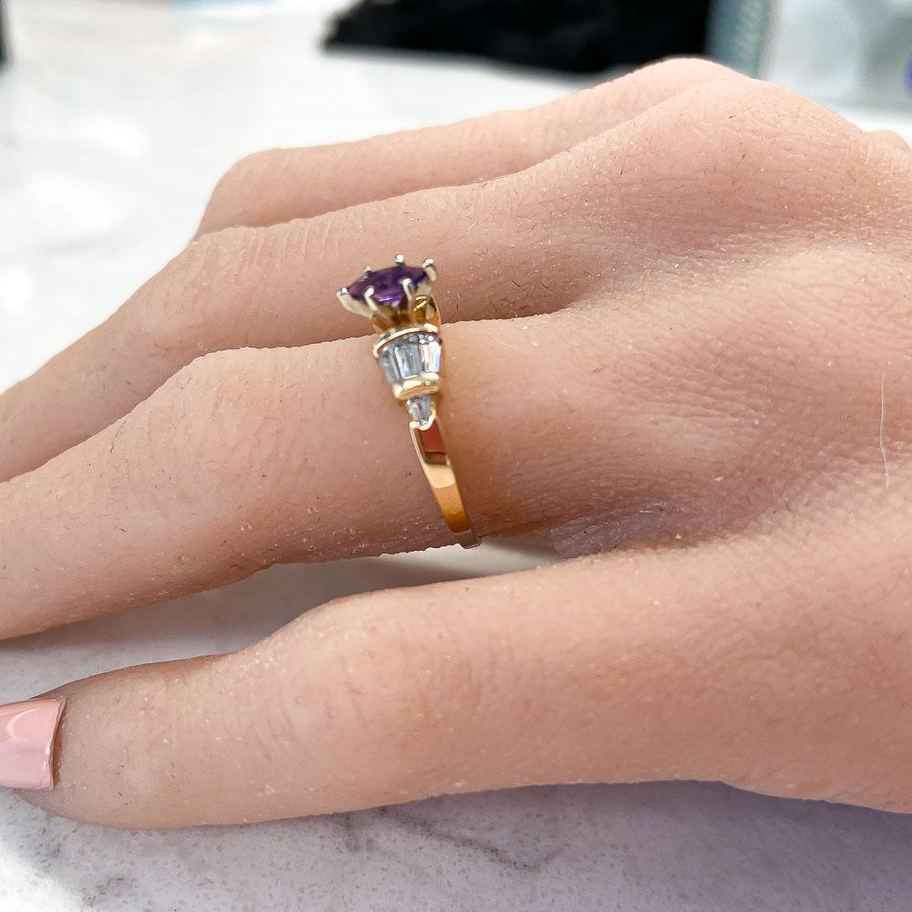 0.40 Carat Marquise Amethyst and Diamond Cocktail Ring in 14 Karat Yellow Gold In New Condition In Chicago, IL