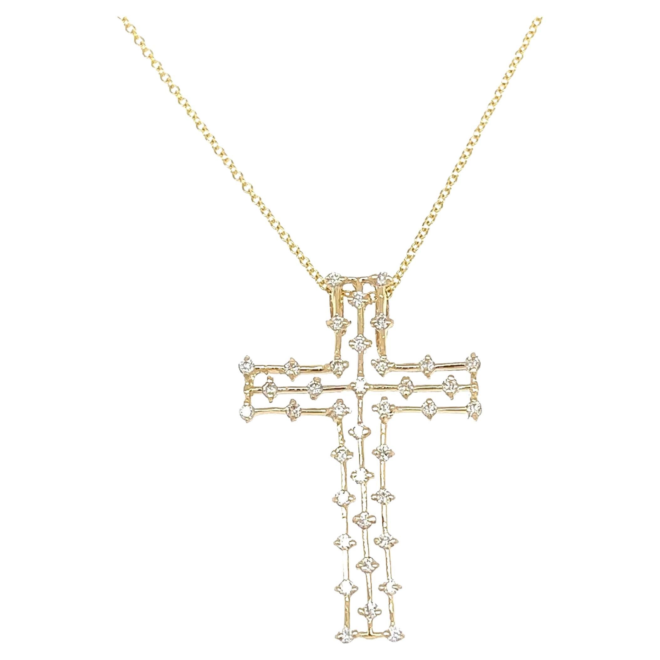 Pendentif en or jaune avec croix de diamants naturels de 0.40 carat