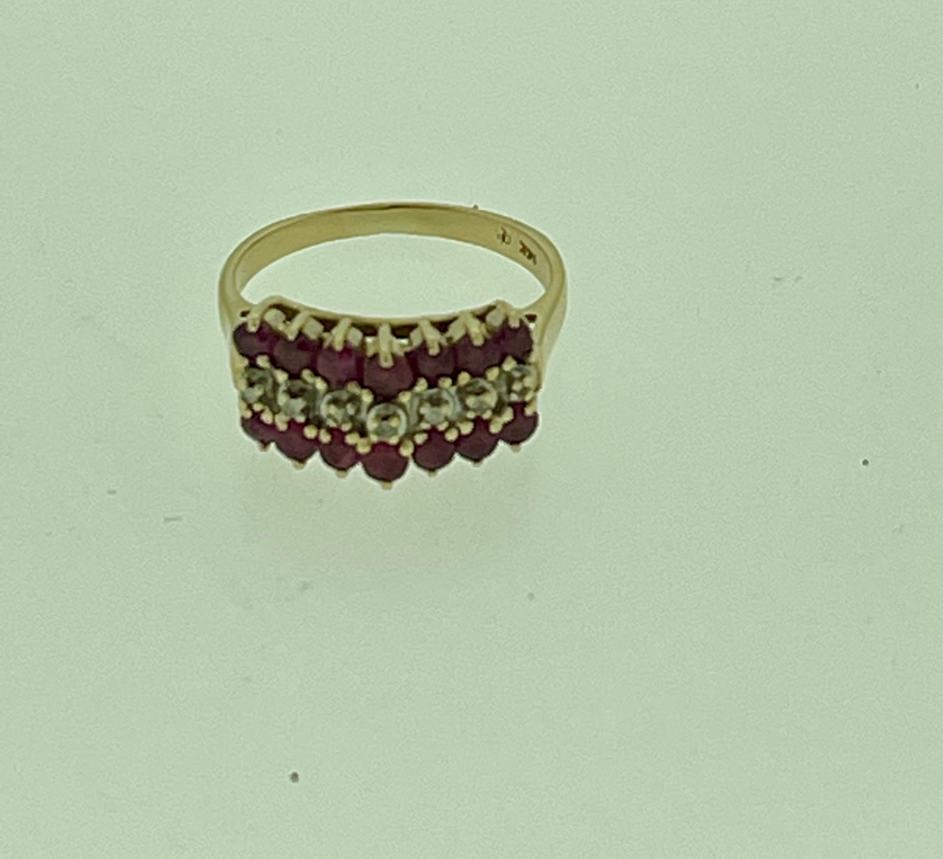 0.40 Carat Natural  Ruby and Diamond 14 Karat Yellow Gold Ring For Sale 3