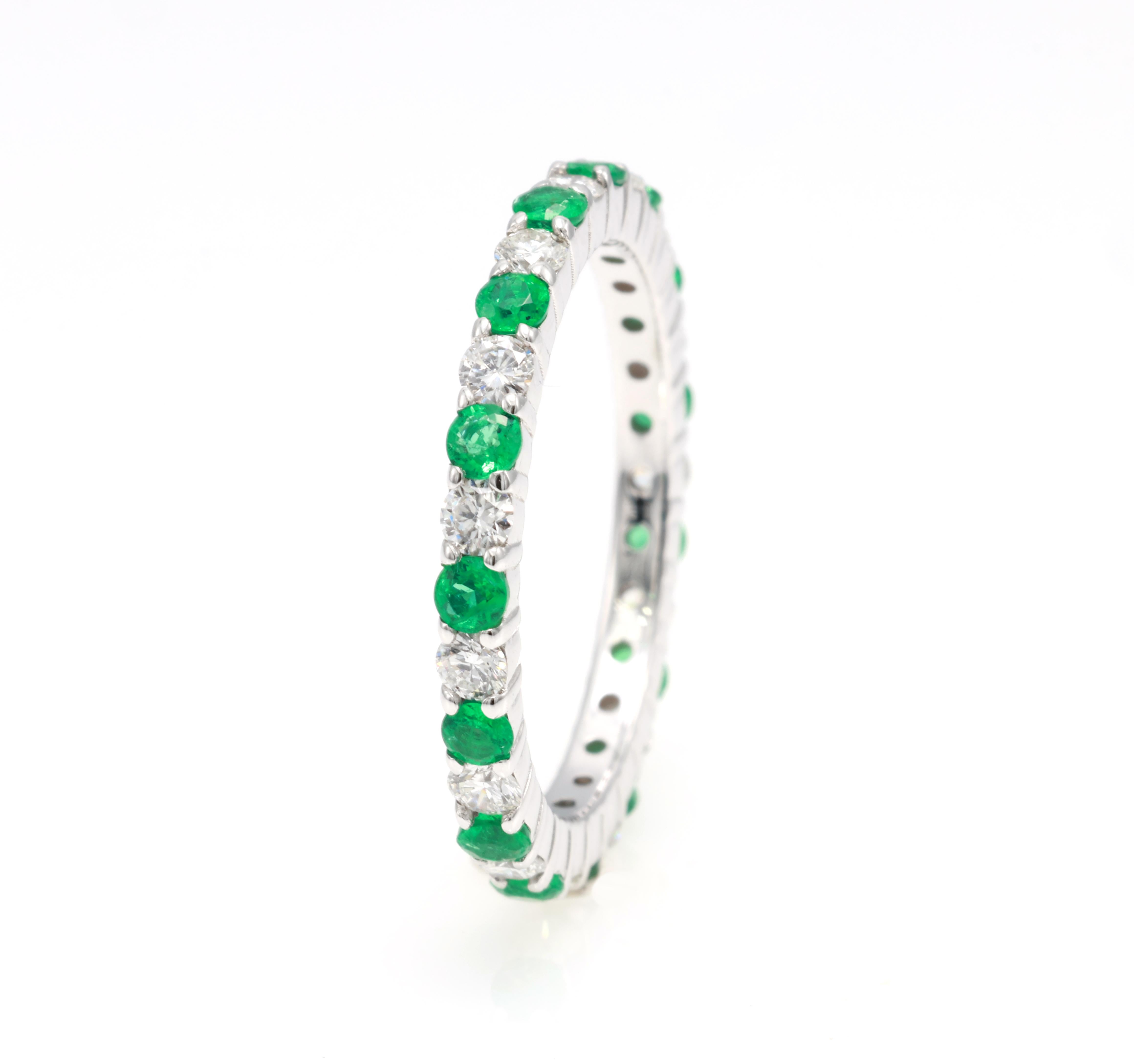 0.40 Carat Nature Vivid Diamonds Sapphire Round Diamond Ring Neuf - En vente à บางรัก, TH