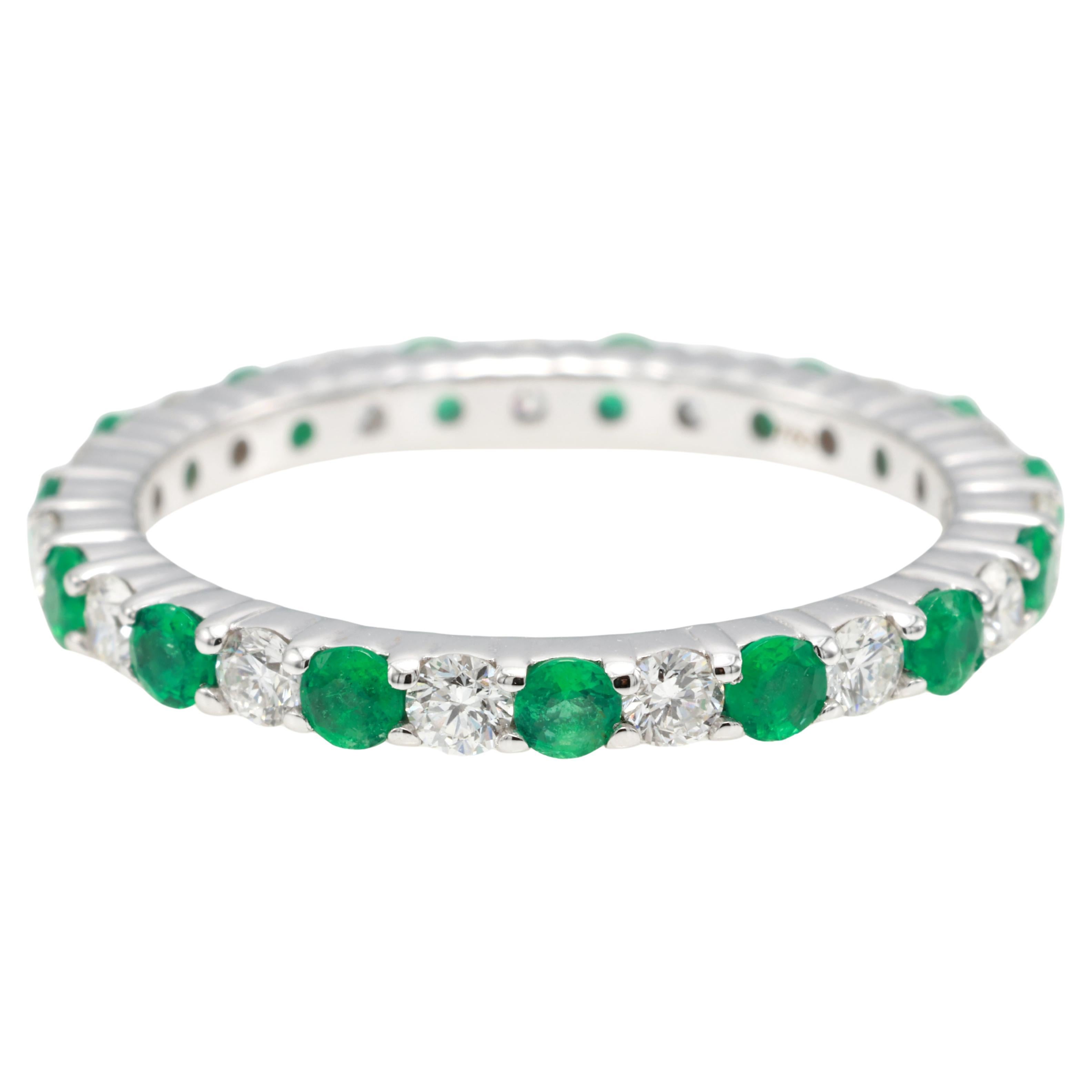 0.40 Carat Nature Vivid Diamonds Sapphire Round Diamond Ring en vente