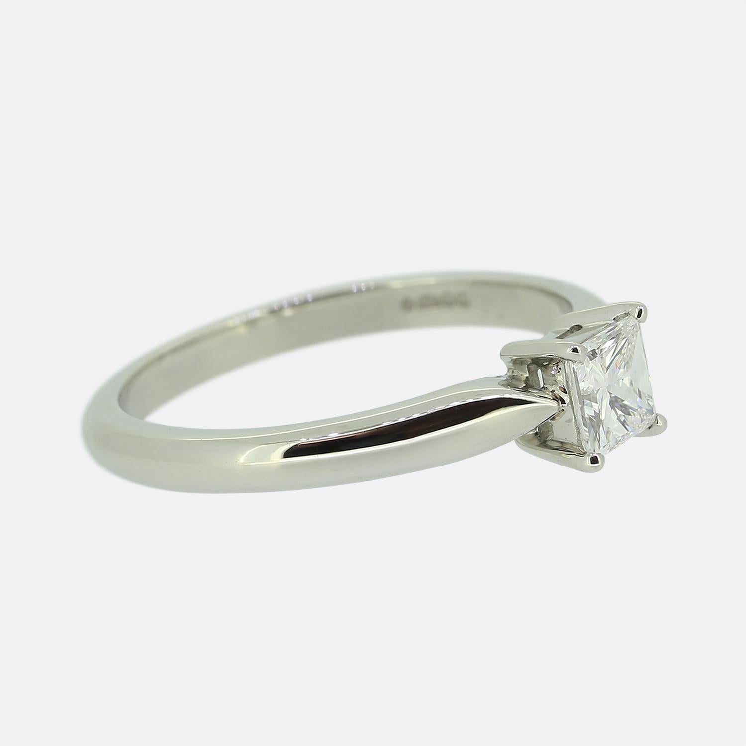 0.40 Carat Princess Cut Diamond Solitaire Engagement Ring In Excellent Condition For Sale In London, GB