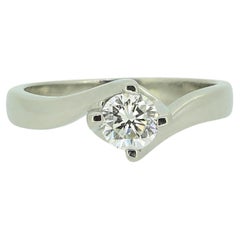 Anillo solitario de diamante redondo talla brillante de 0,40 quilates