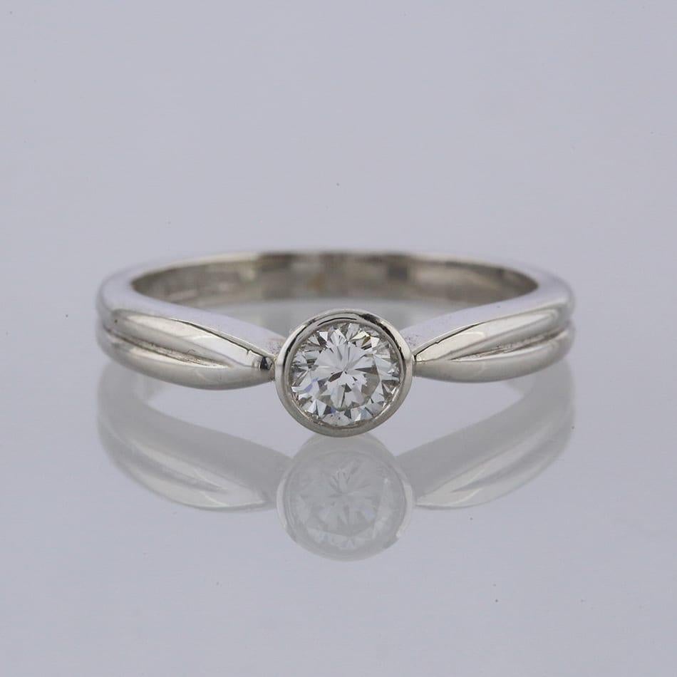 0,40 Karat Rubover Diamant Solitär Verlobungsring im Zustand „Gut“ in London, GB