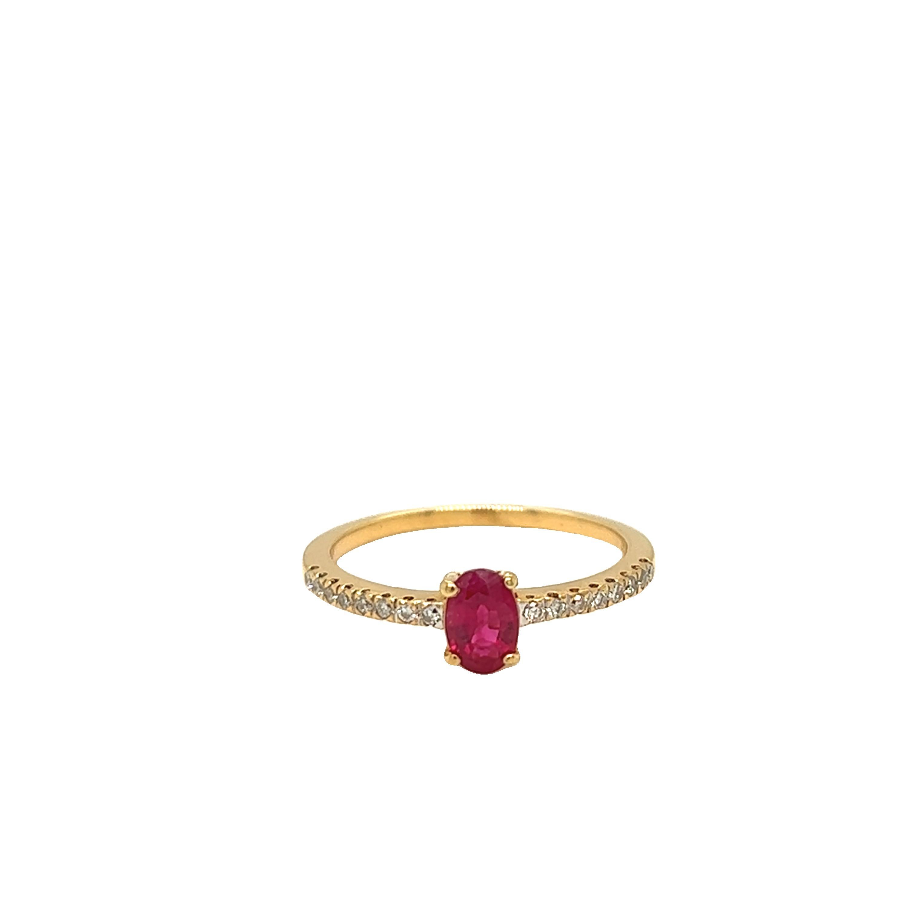 Modern 0.40 Carat Ruby Solitaire and Diamond Ring 18K Yellow Gold Engagement Ring For Sale