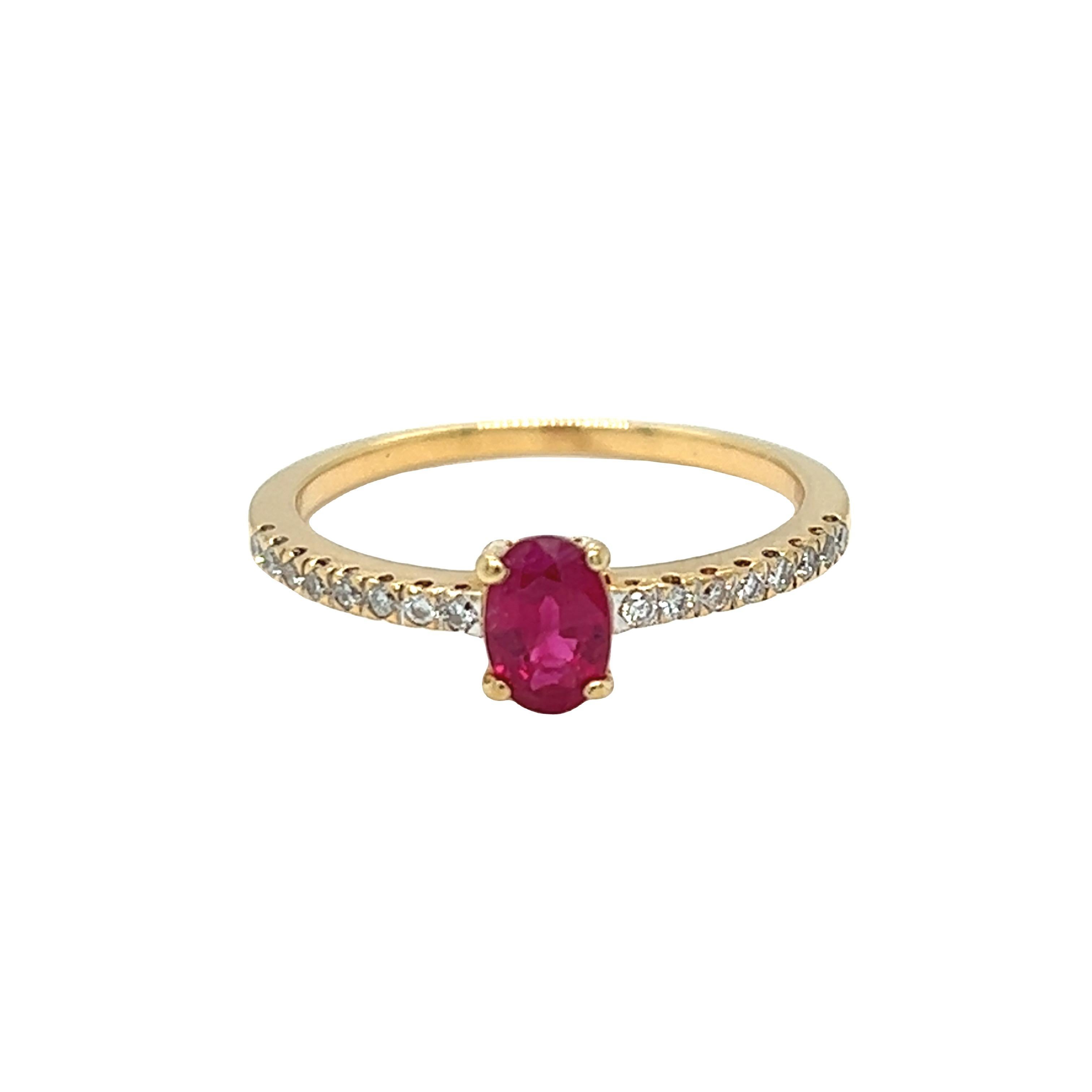 Oval Cut 0.40 Carat Ruby Solitaire and Diamond Ring 18K Yellow Gold Engagement Ring For Sale