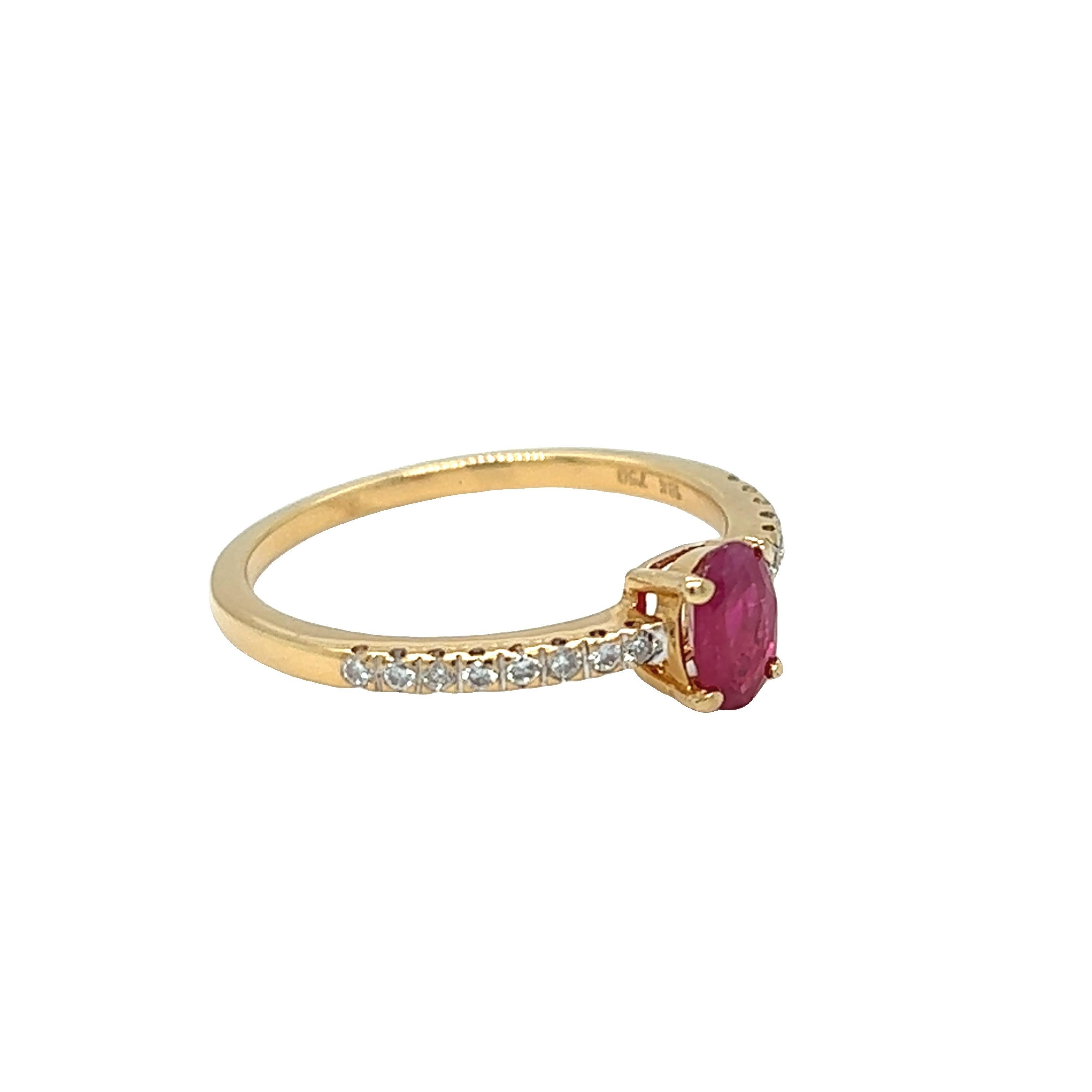 0.40 Carat Ruby Solitaire and Diamond Ring 18K Yellow Gold Engagement Ring For Sale 3