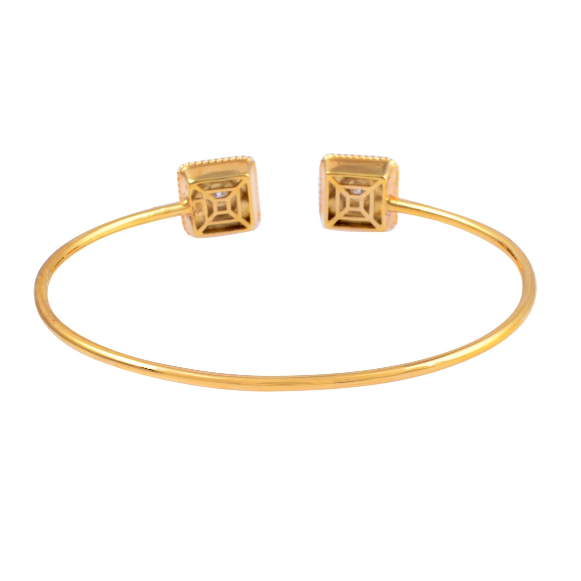 Artikel-Code :- CN-31486
Bruttogewicht :- 6.32 gm
18k Gelbgold Gewicht :- 6.24 gm
Gewicht des Diamanten :- 0,40 Karat. ( DURCHSCHNITTLICHE DIAMANT-REINHEIT SI1-SI2 & FARBE H-I )
Armreif Größe :- 43 x 61,75 x 5,80 mm ca.
✦